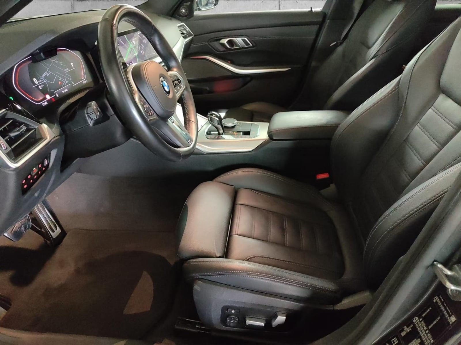 BMW 320d xDrive Touring M Sport Steptronic-image-50