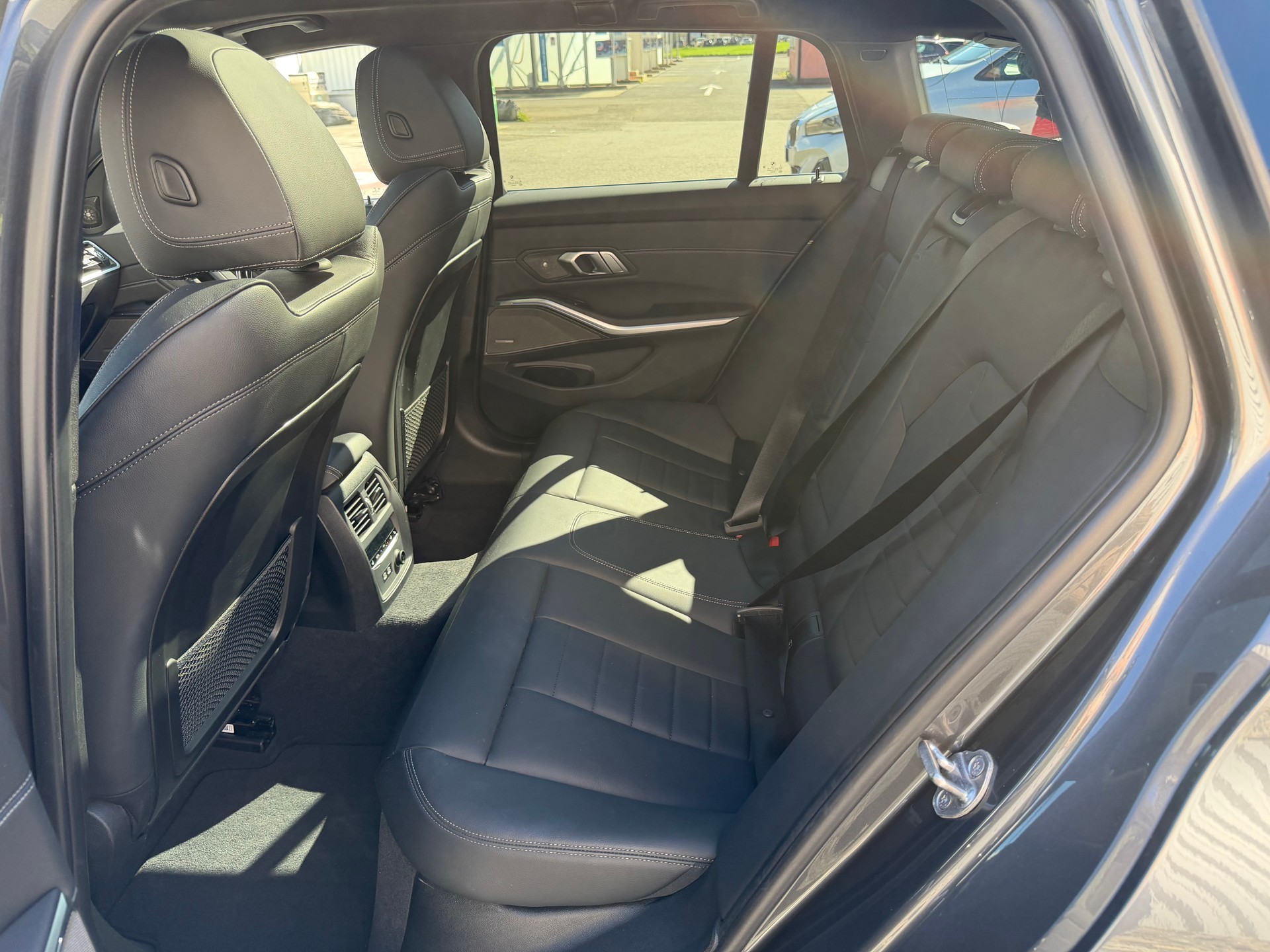 BMW 320d xDrive Touring M Sport Steptronic ATTELAGE 1800kg-image-40