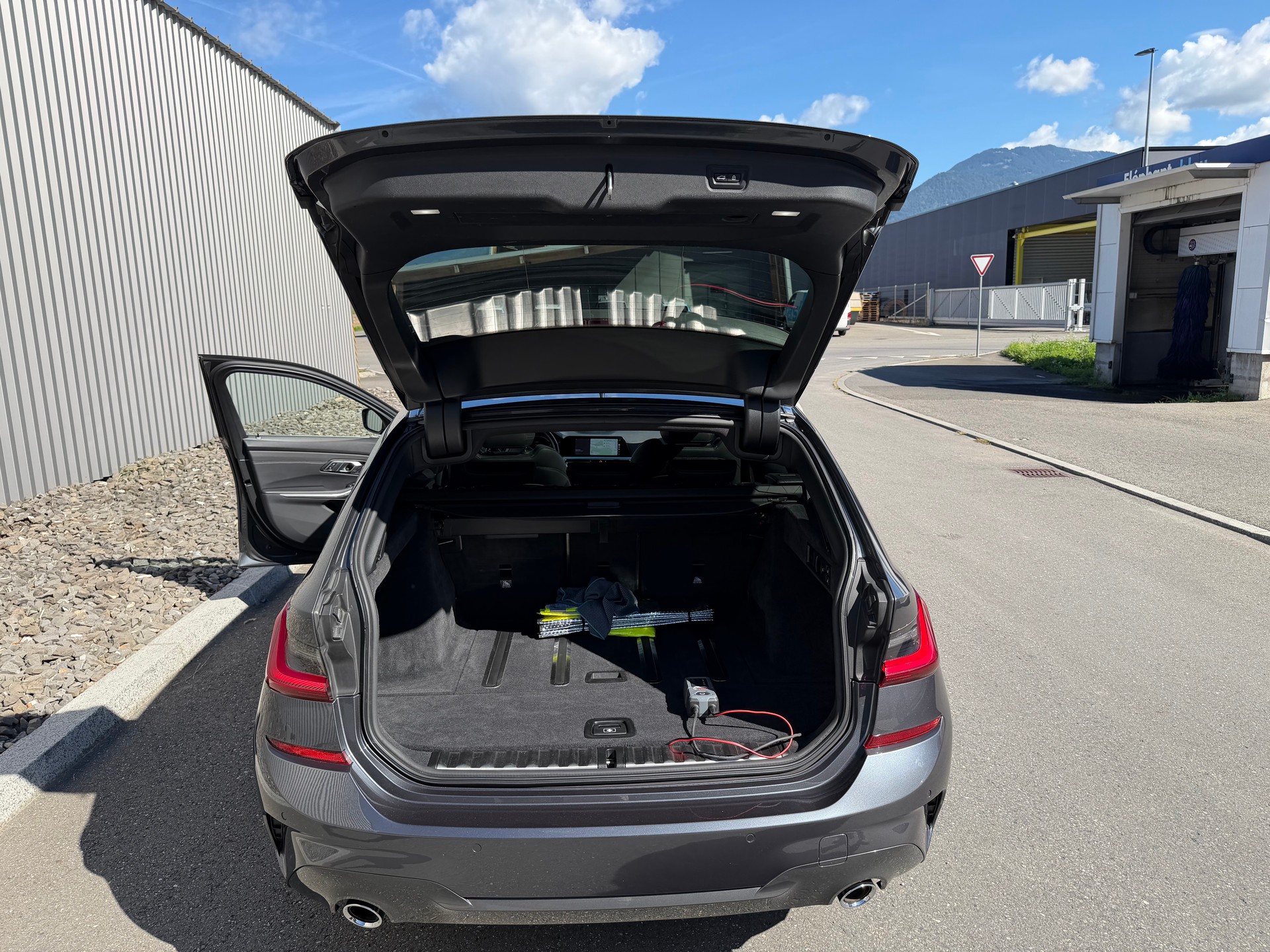 BMW 320d xDrive Touring M Sport Steptronic ATTELAGE 1800kg-image-42