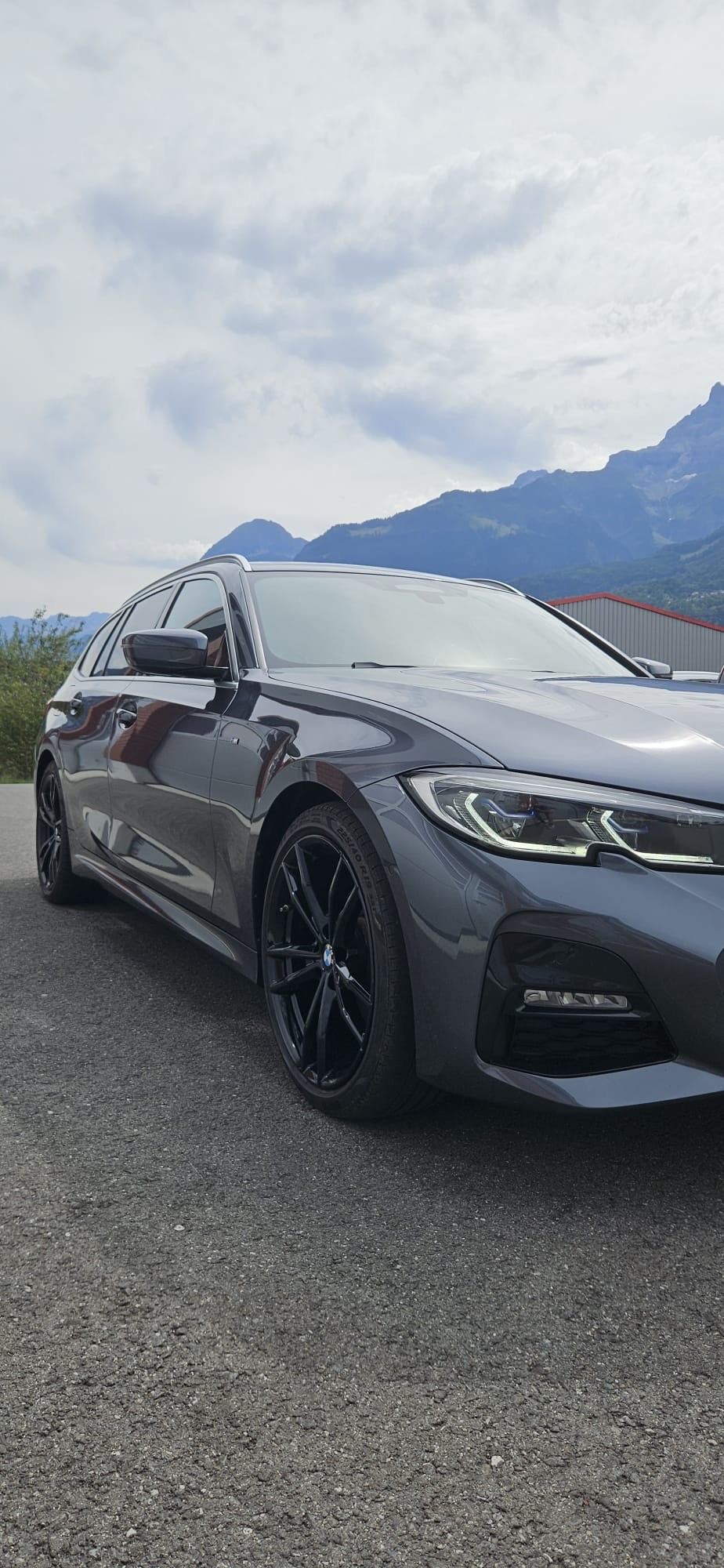 BMW 320d xDrive Touring M Sport Steptronic-image-4
