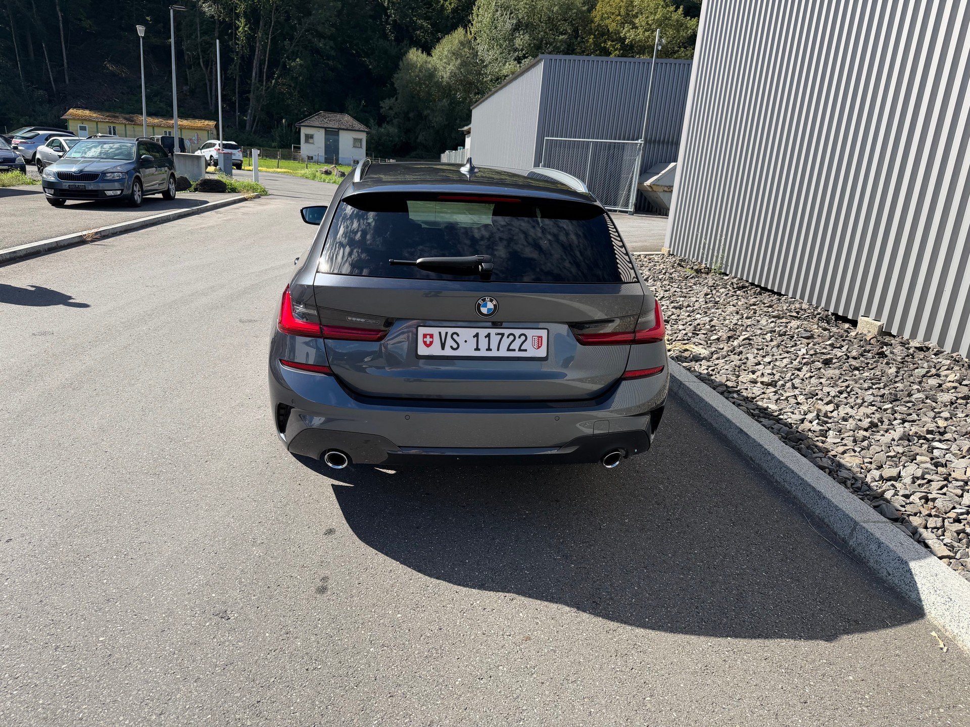 BMW 320d xDrive Touring M Sport Steptronic ATTELAGE 1800kg-showroom-element-3