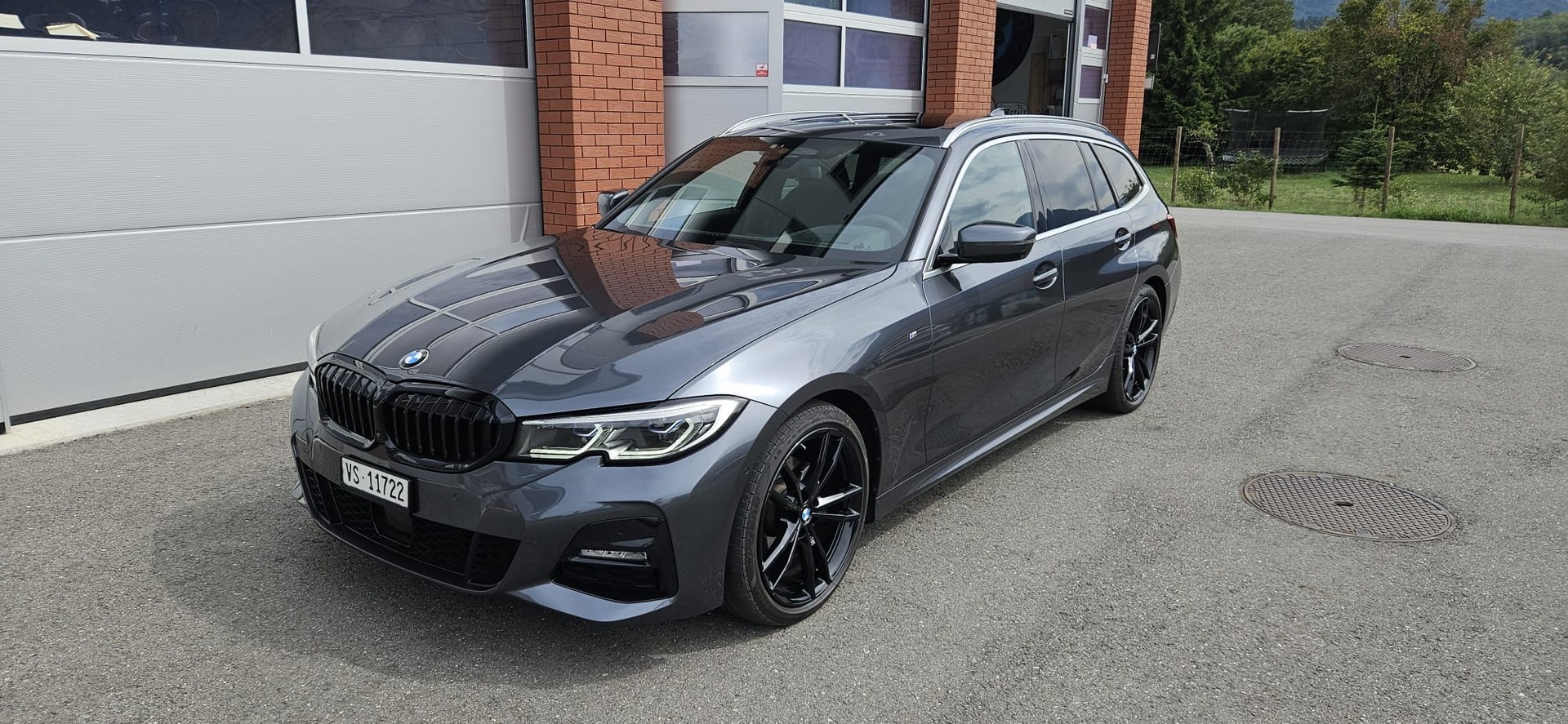 BMW 320d xDrive Touring M Sport Steptronic-image-35
