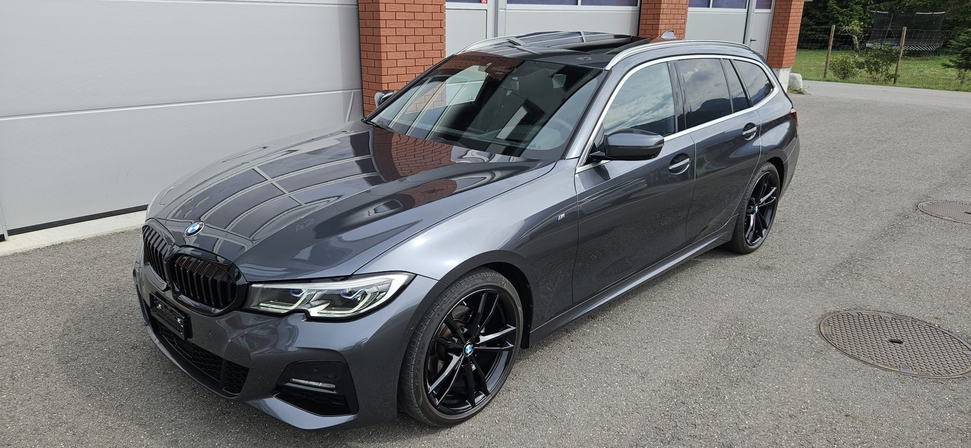 BMW 320d xDrive Touring M Sport Steptronic-image-15