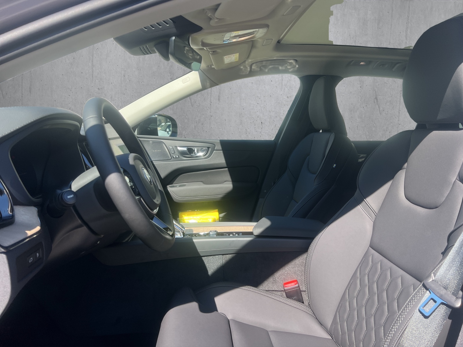 VOLVO XC60 T6 eAWD PluginHybrid Ultra Dark Geartronic-image-7