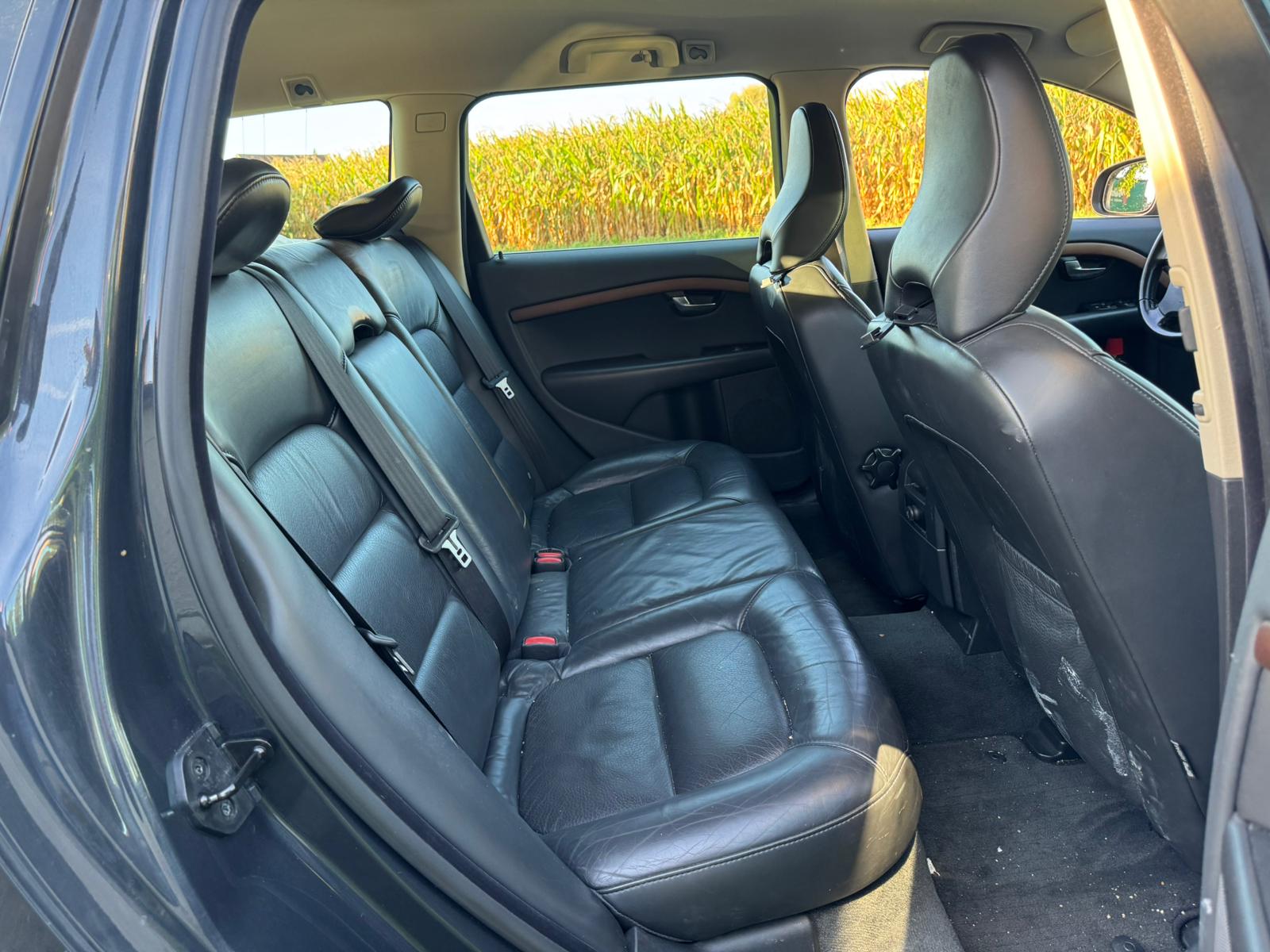 VOLVO V70 2.5T Summum Geartronic-image-15