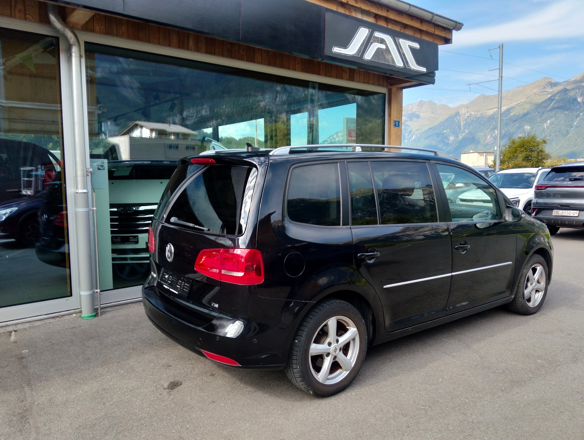 VW Touran 1.4 TSI Trendline DSG-image-5