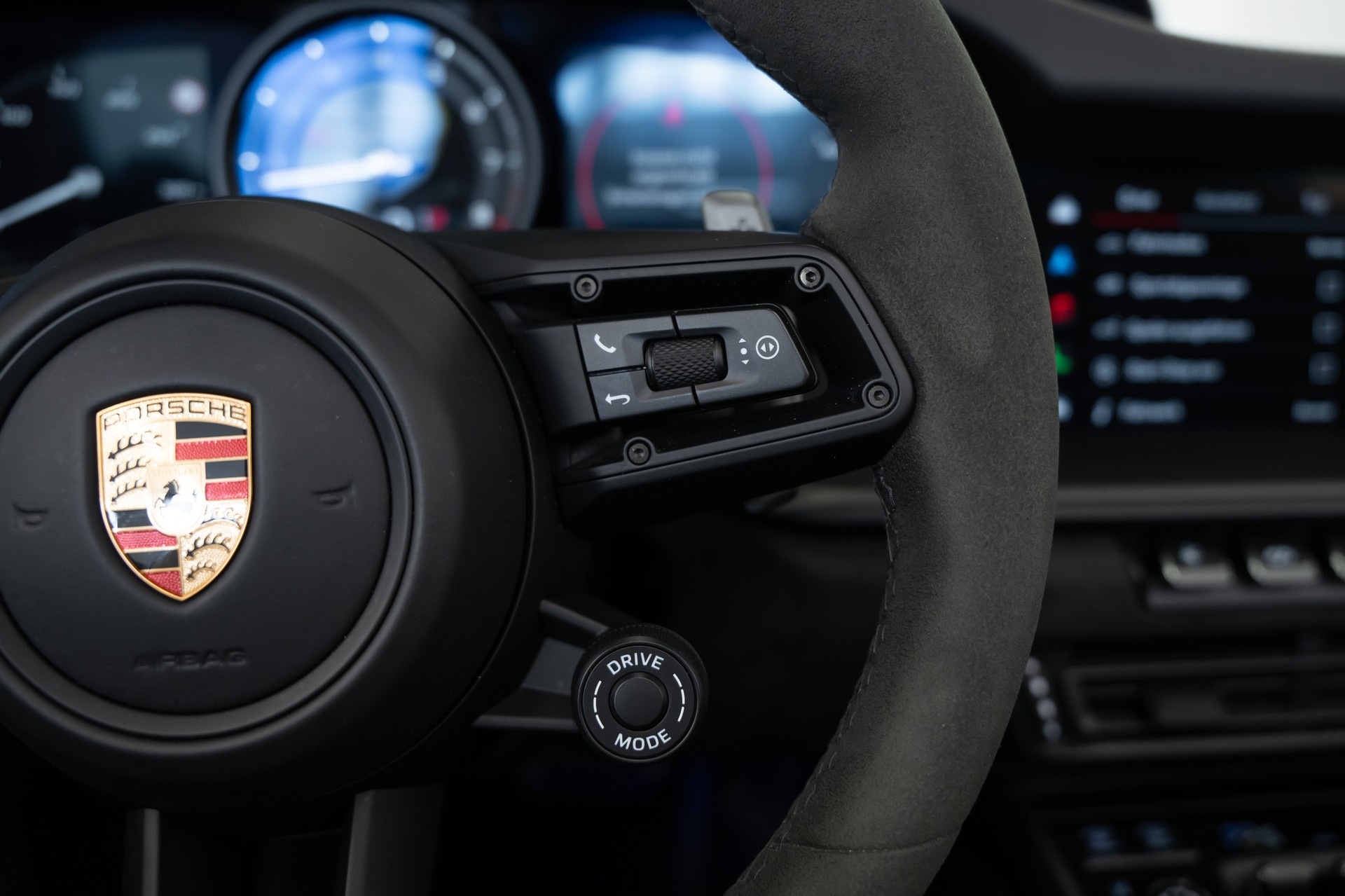 PORSCHE 911 Carrera GTS Cabriolet PDK-image-21