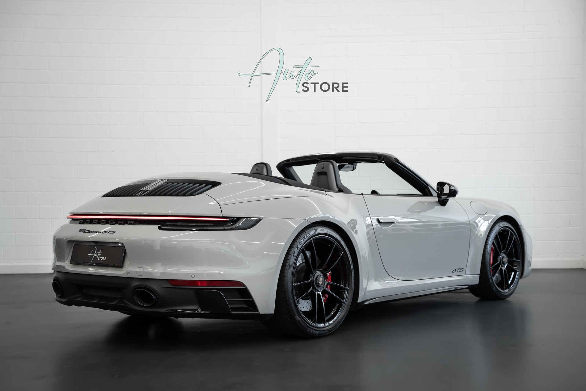 PORSCHE 911 Carrera GTS Cabriolet PDK-showroom-element-1