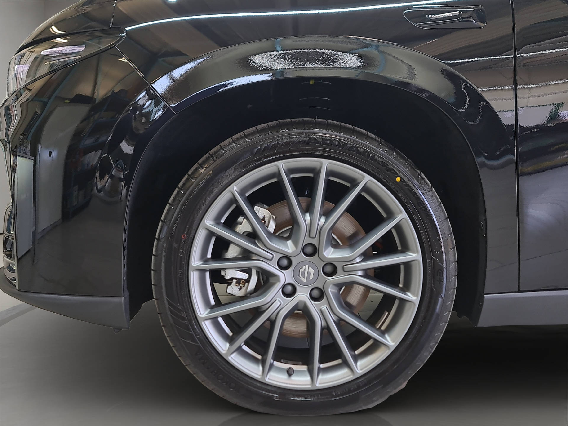 LEAPMOTOR C10 EV AWD 598 PS-image-11