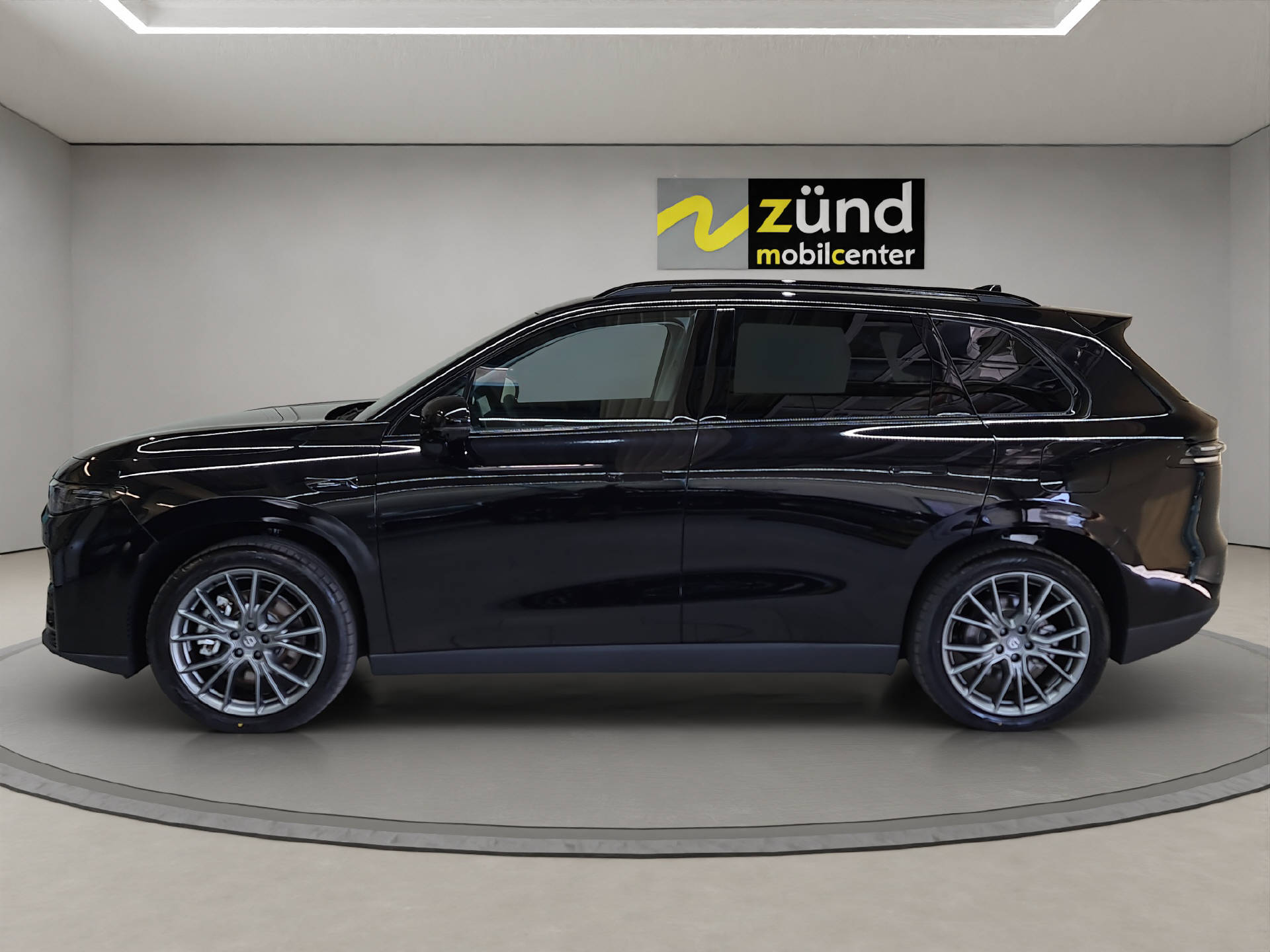 LEAPMOTOR C10 EV AWD 598 PS-image-1