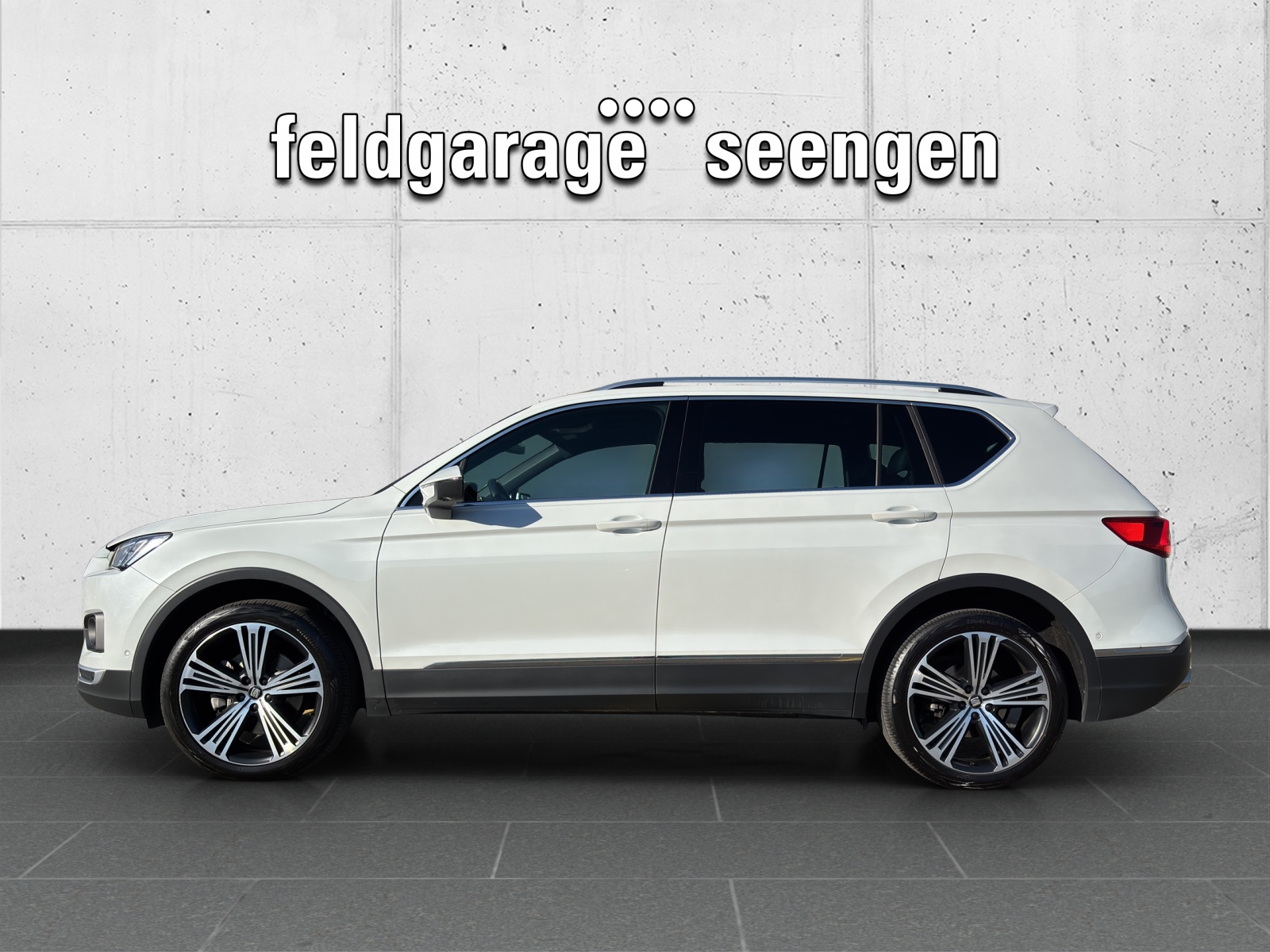 SEAT Tarraco 2.0TSI Xcellence 4Drive DSG mit 7 Sitzen, Panorama-Ausstell-/Schiebedach & Winterräder-showroom-element-1
