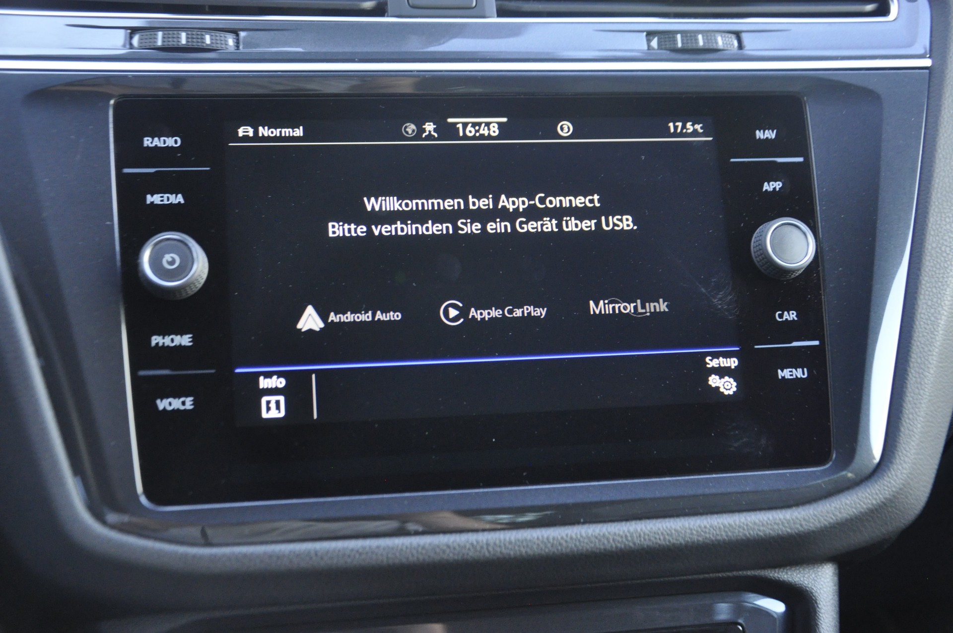 VW Tiguan 2.0 TDI SCR R-Line 4Motion DSG-image-12