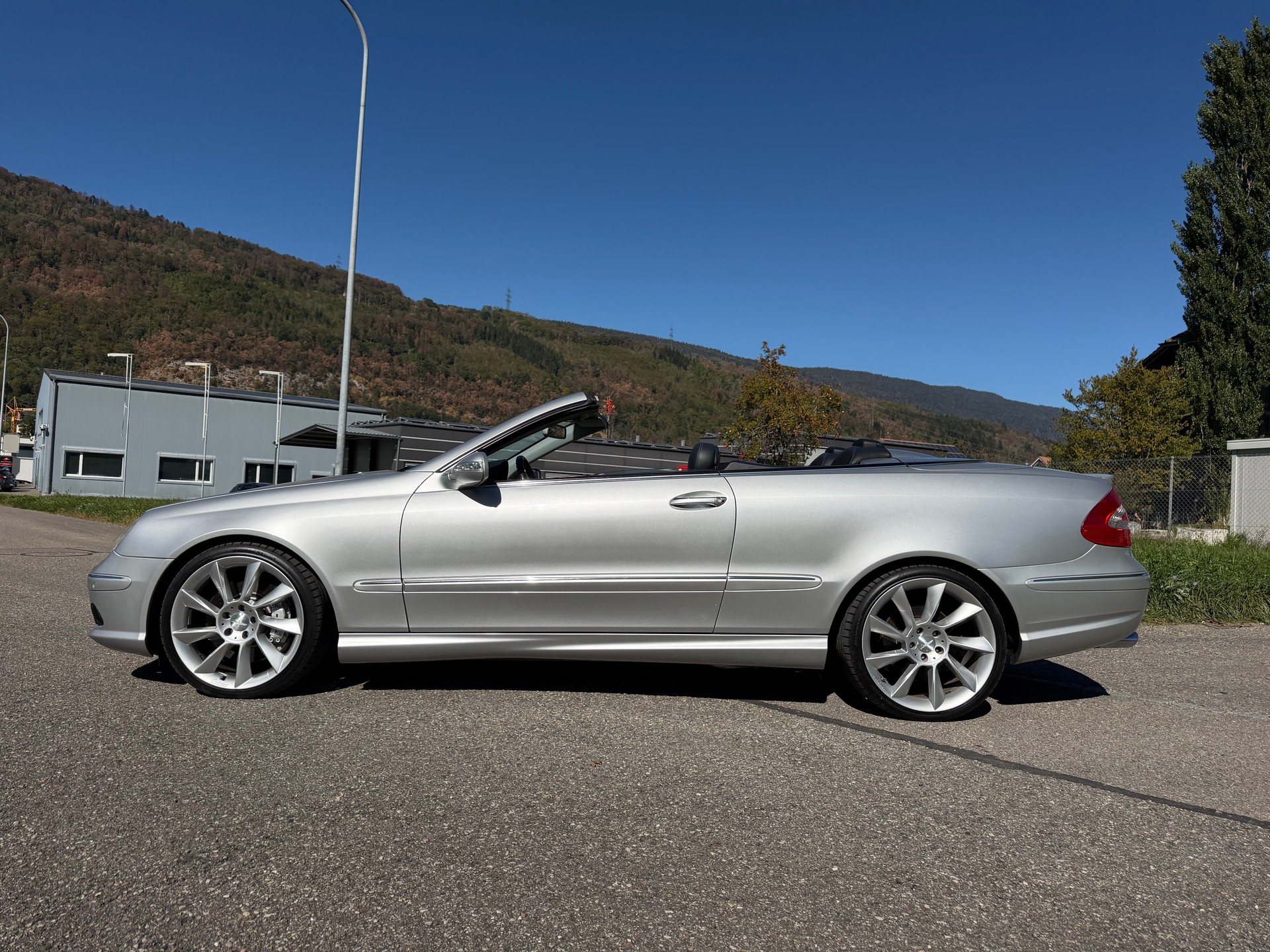 MERCEDES-BENZ CABRIO "CLK 55 AMG" AVANTGARDE AUTOMAT. TOP ZUSTAND !! KULT FAHRZEUG. AB MFK VOLL OPTIONEN !! LORINSER RÄDER.-showroom-element-2