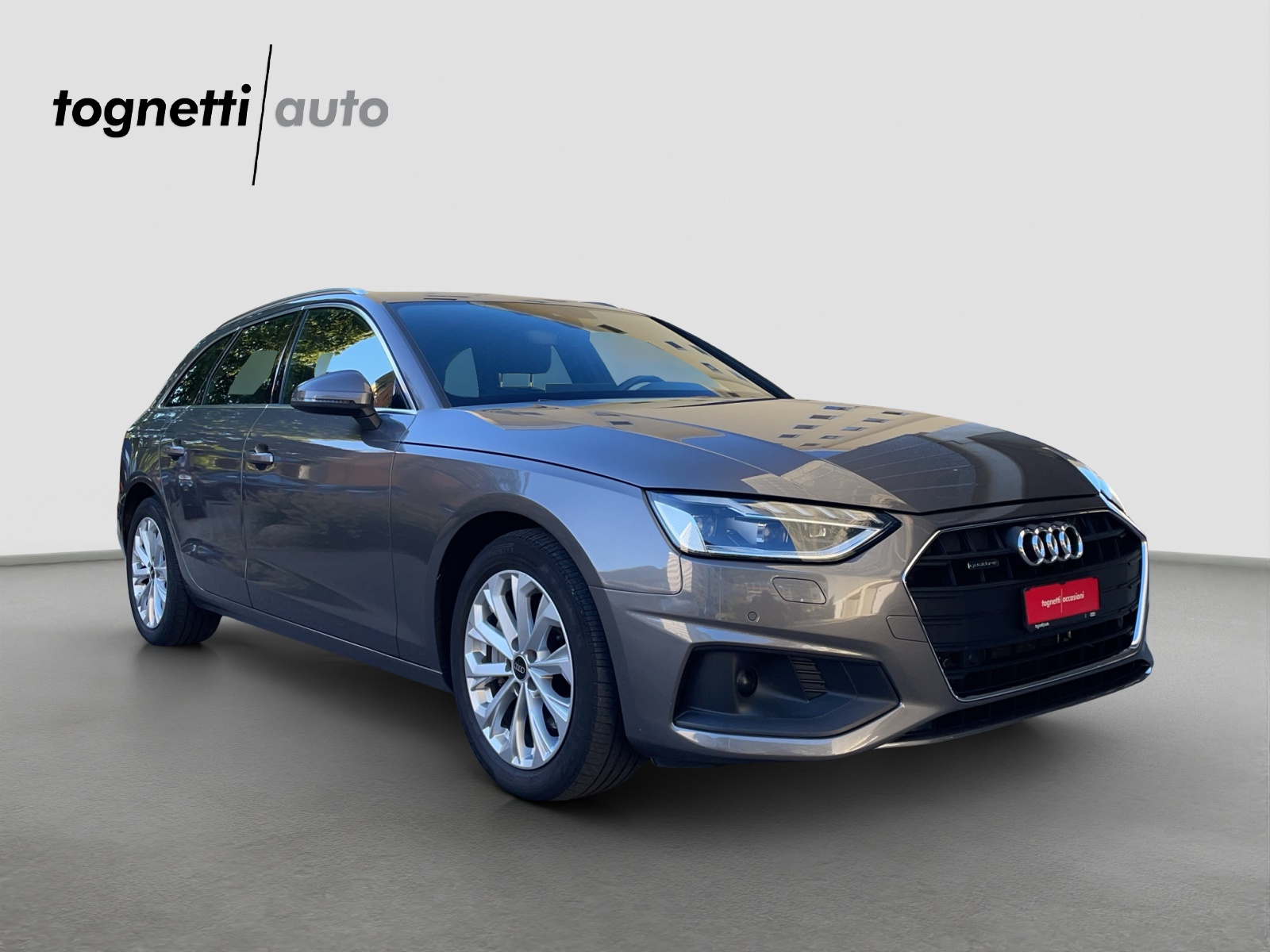 AUDI A4 Avant 40 TDI Attraction quattro S-tronic-showroom-element-1