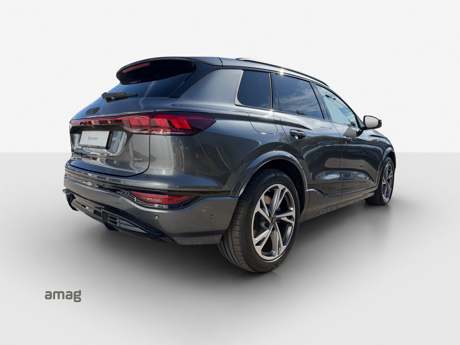 AUDI Q6 e-tron quattro-image-4