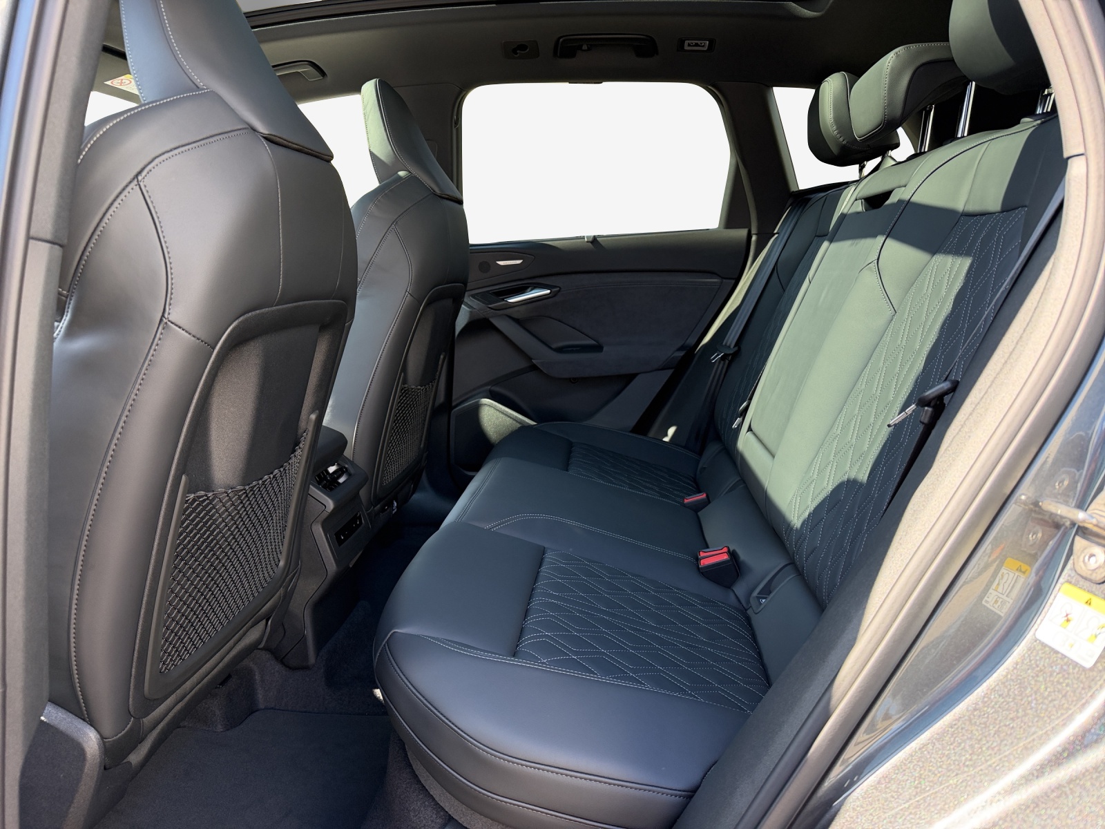 AUDI Q6 e-tron quattro-image-11