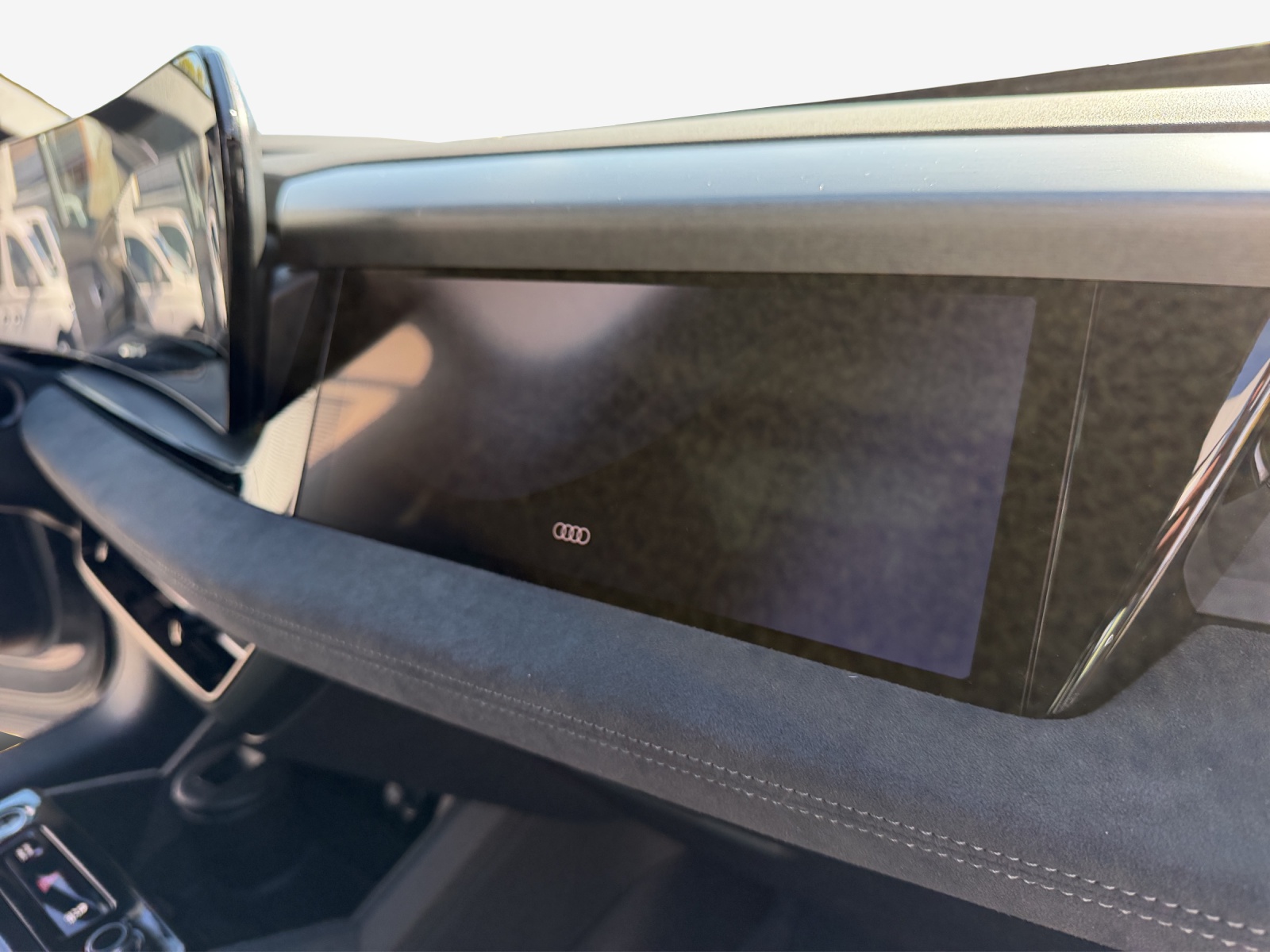 AUDI Q6 e-tron quattro-image-15