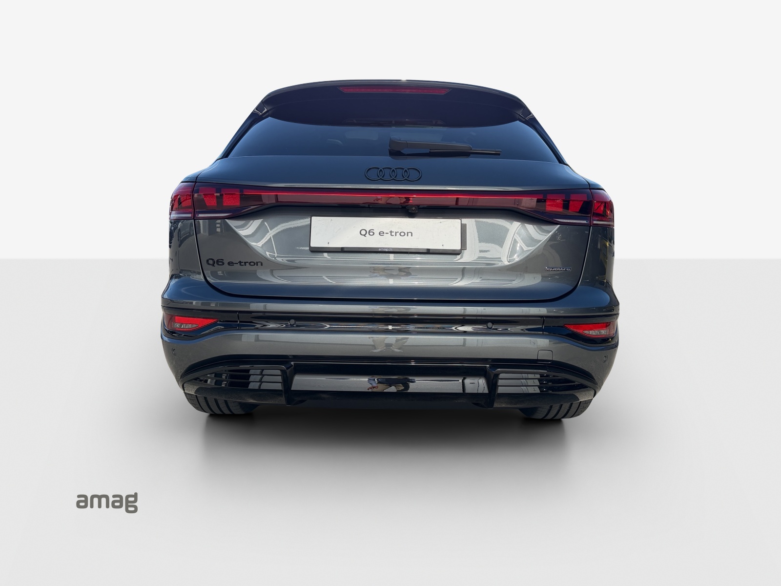 AUDI Q6 e-tron quattro-showroom-element-3