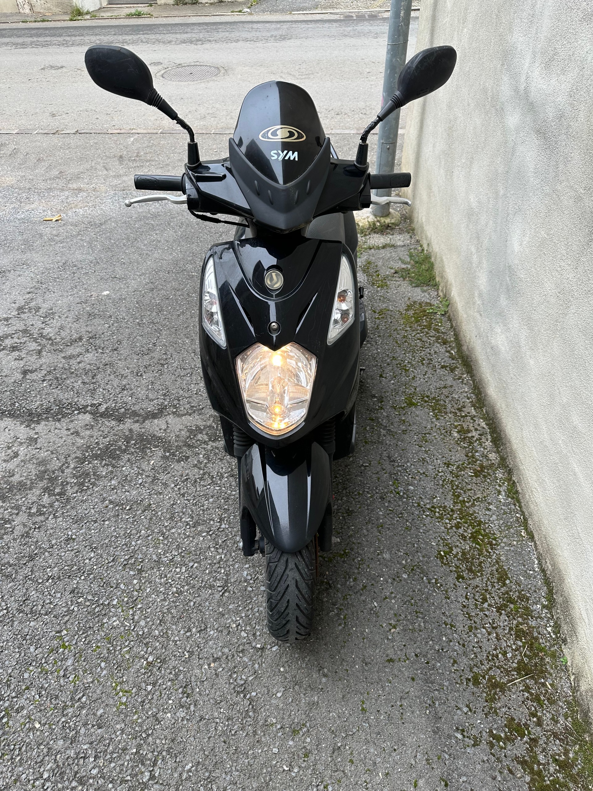 SYM 125-image-1