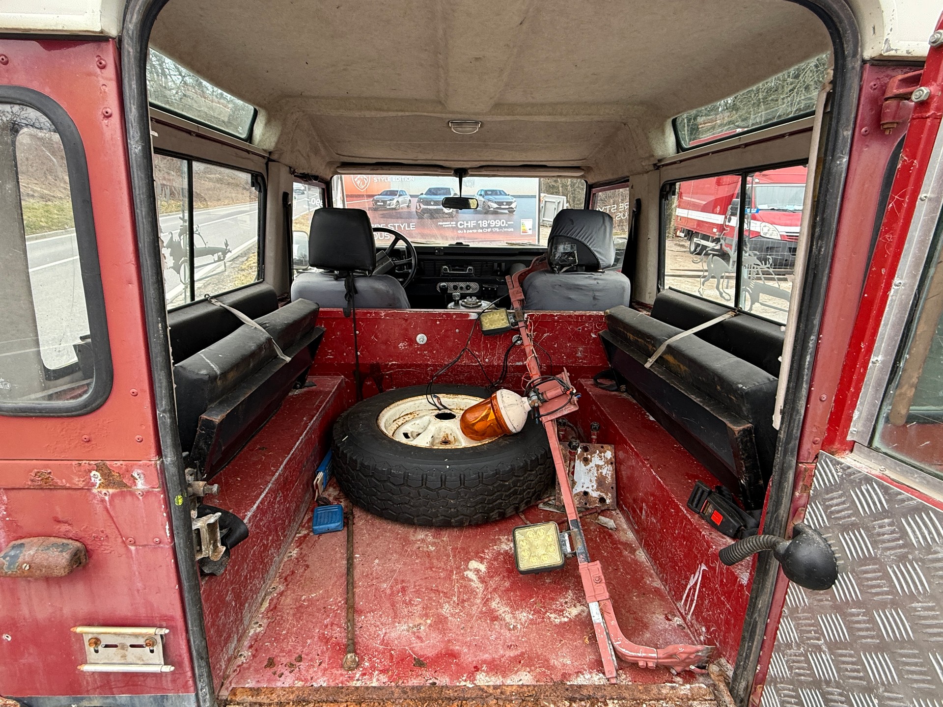 LAND ROVER Defender 90-image-7