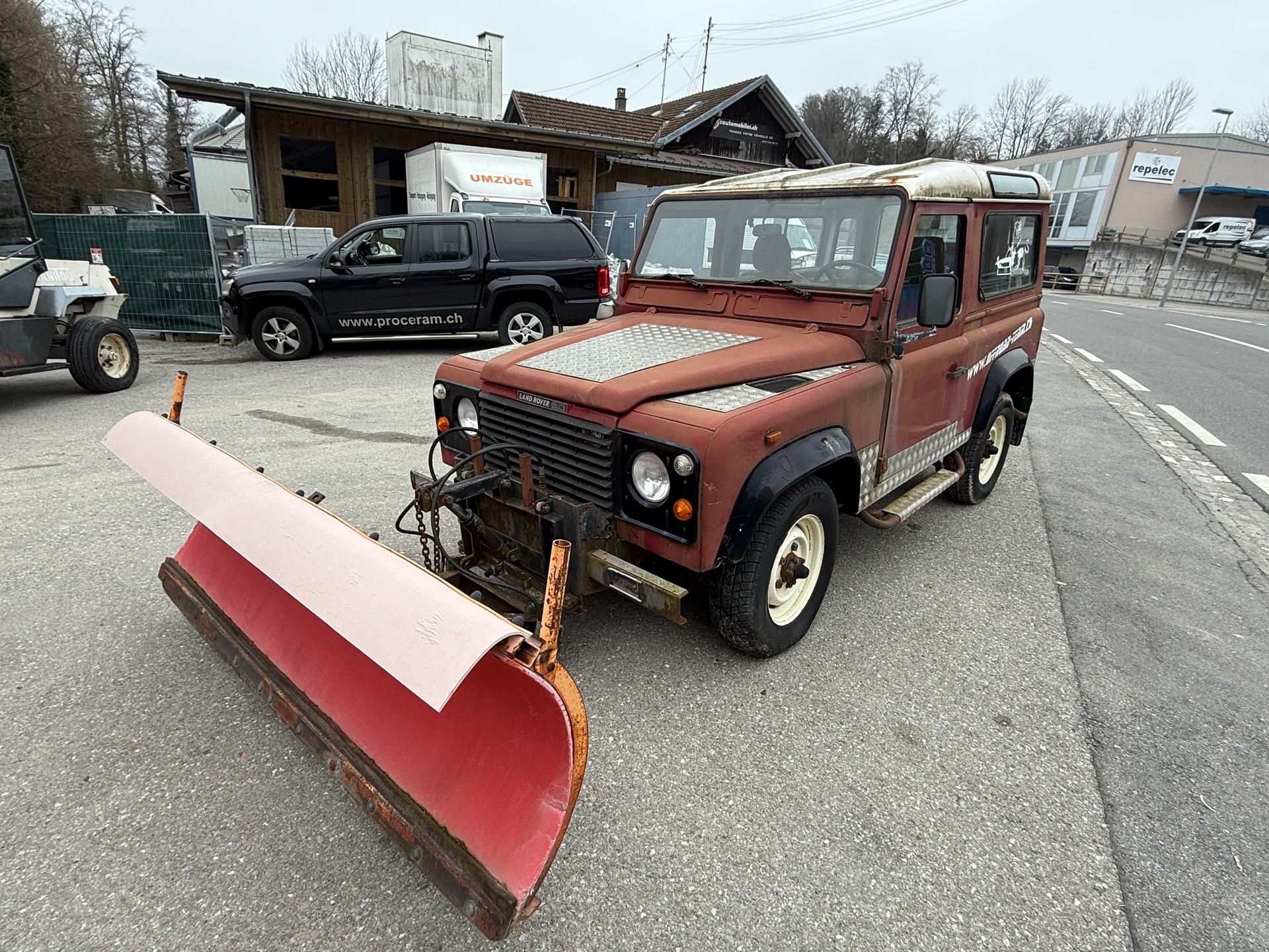 LAND ROVER Defender 90-showroom-element-1