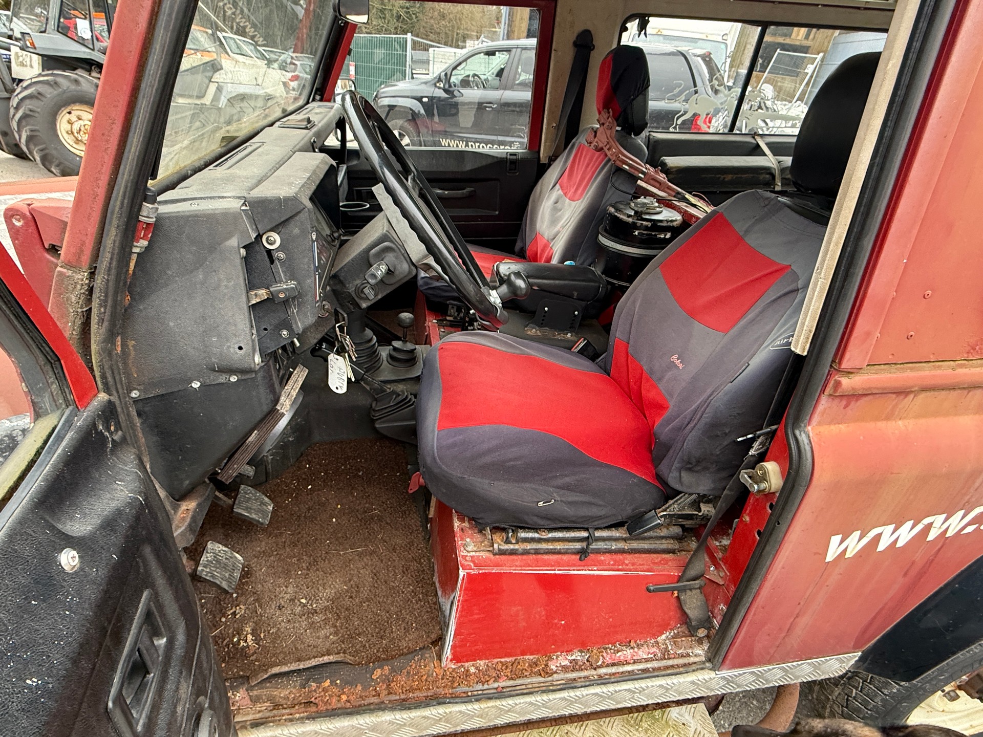 LAND ROVER Defender 90-image-6