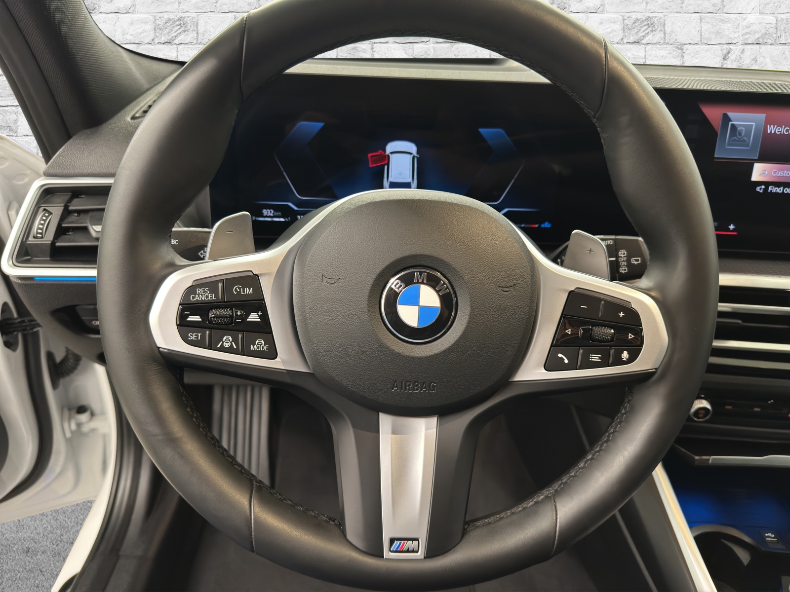 BMW 320d xDr 48V Tour M Sport-image-9