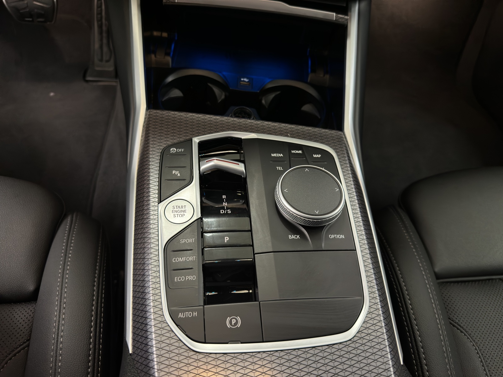 BMW 320d xDr 48V Tour M Sport-image-13