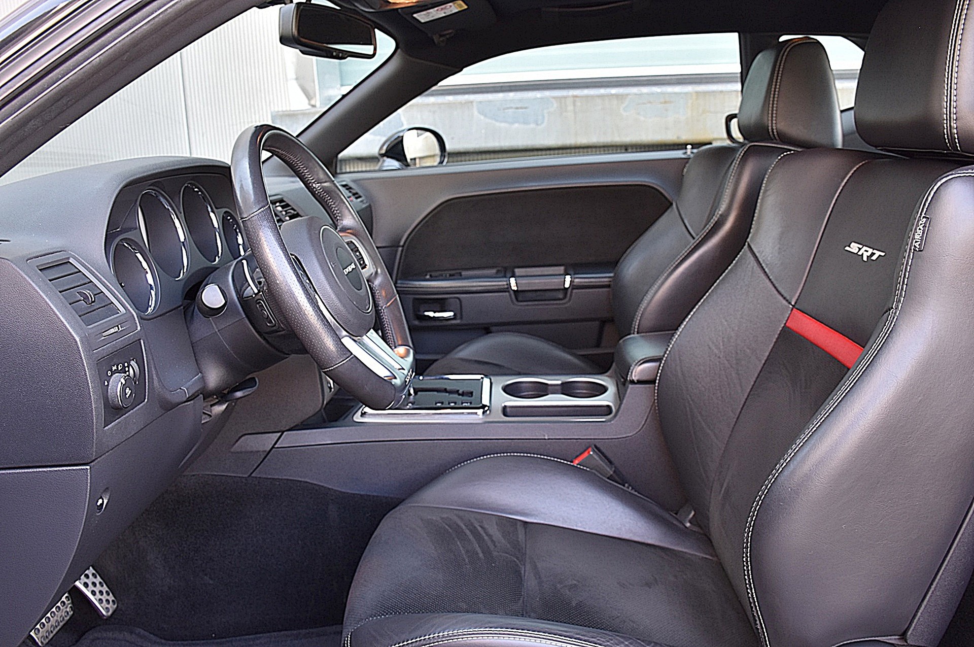 DODGE CHALLENGER 6,4 SRT8 392 V8 HEMI AUT.-image-6
