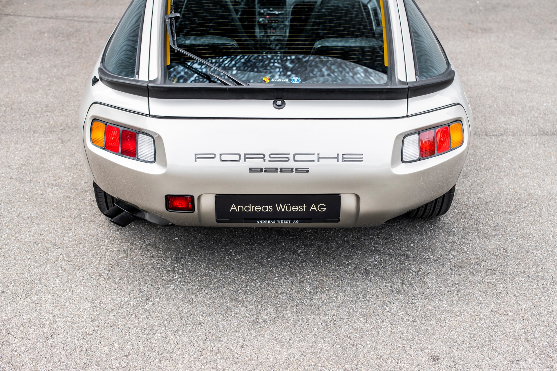 PORSCHE 928 S-image-3