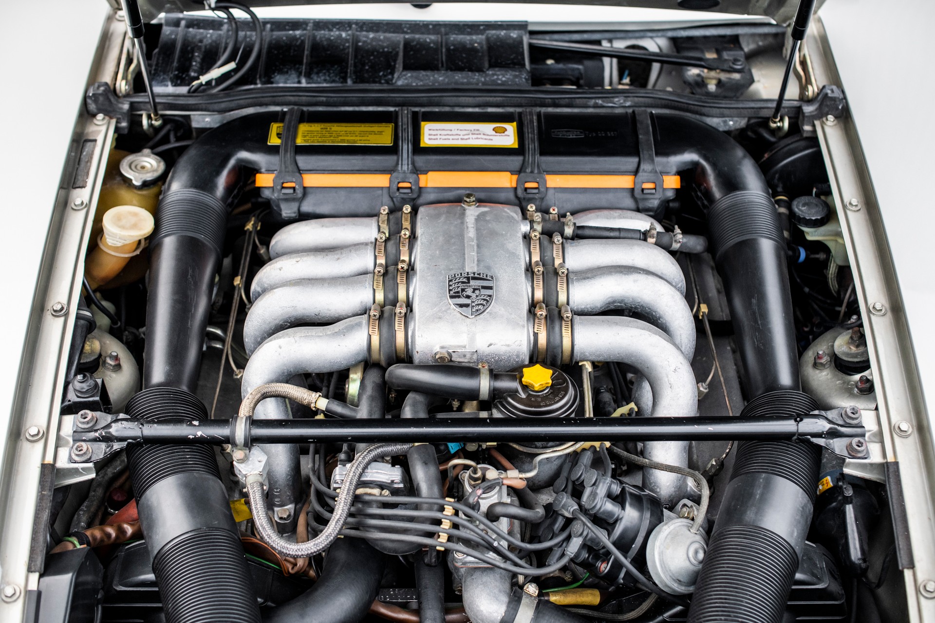 PORSCHE 928 S-image-14