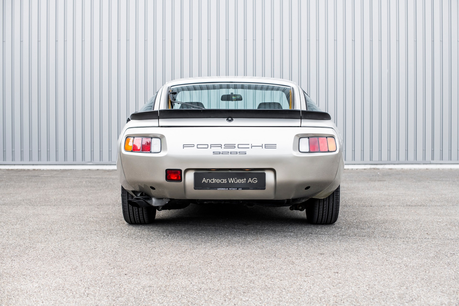 PORSCHE 928 S-image-2