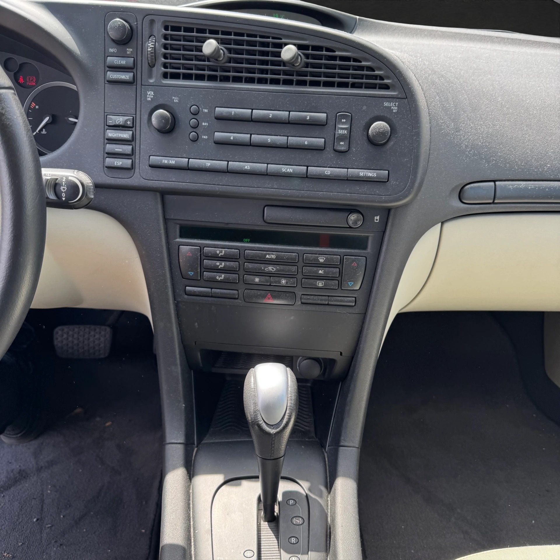 SAAB 9-3 1.9 TiD Vector-image-11