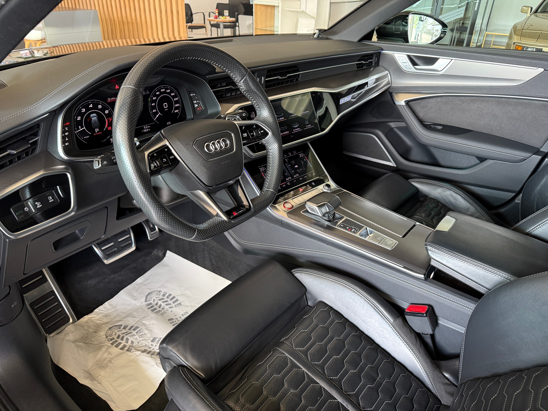 AUDI RS6 Avant 4.0 TFSI V8 quattro ABT 700PS ***AKRAPOVIC / HEAD-UP / KERAMIK / 22 ZOLL ***-image-13