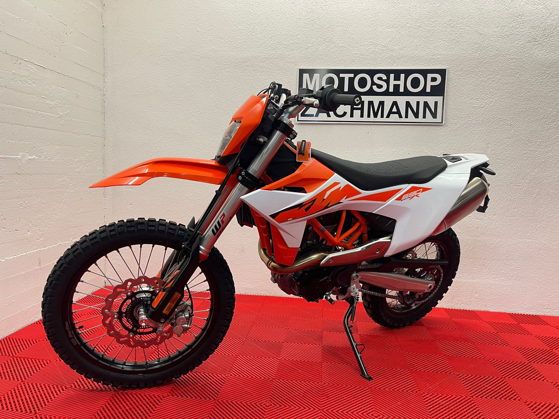 KTM 690 Enduro R 2026 (35KW)-image-2