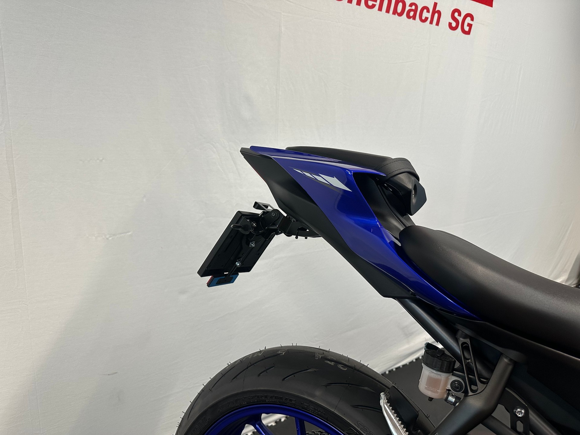 YAMAHA R7-image-6