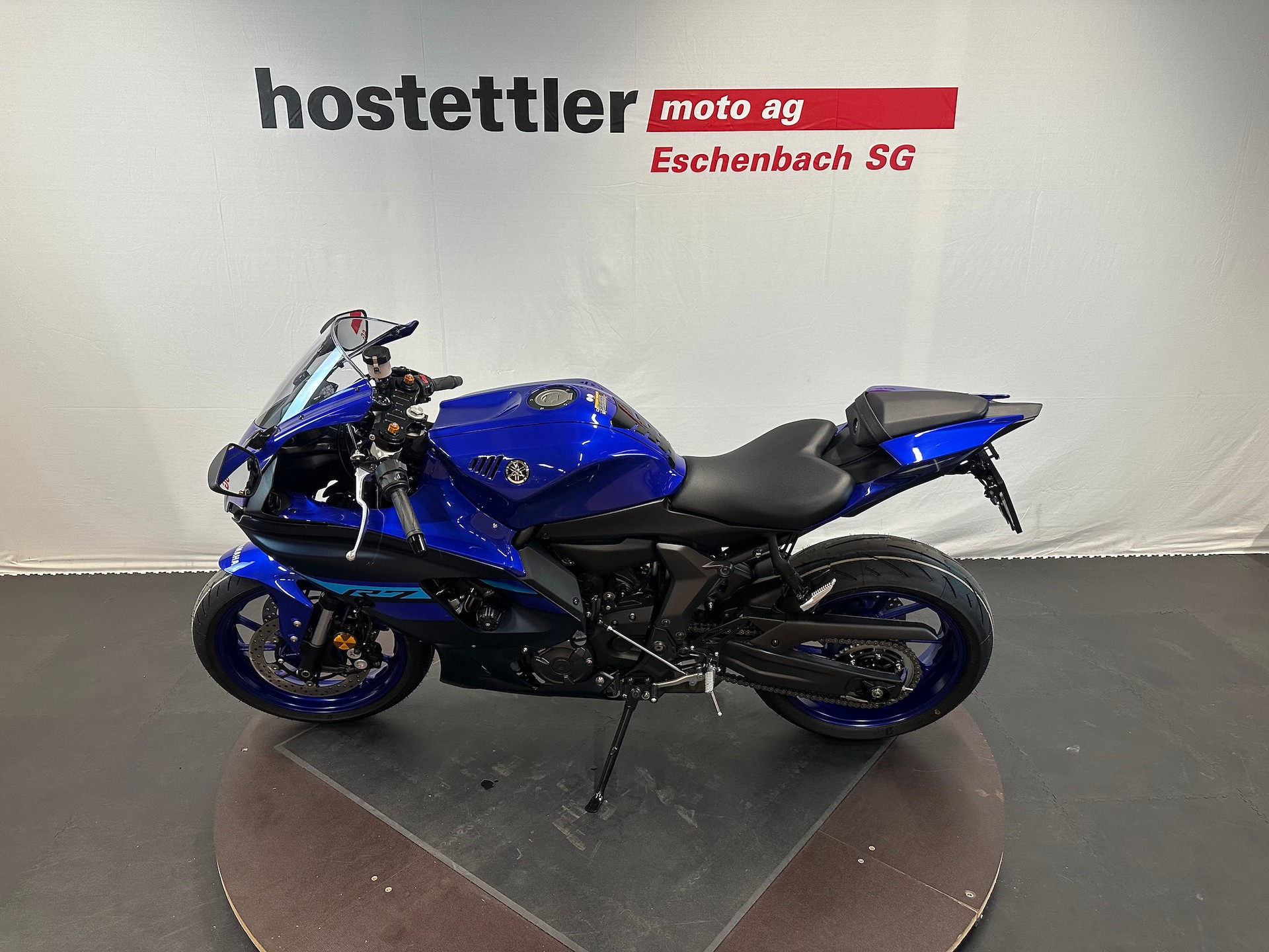 YAMAHA R7-image-3