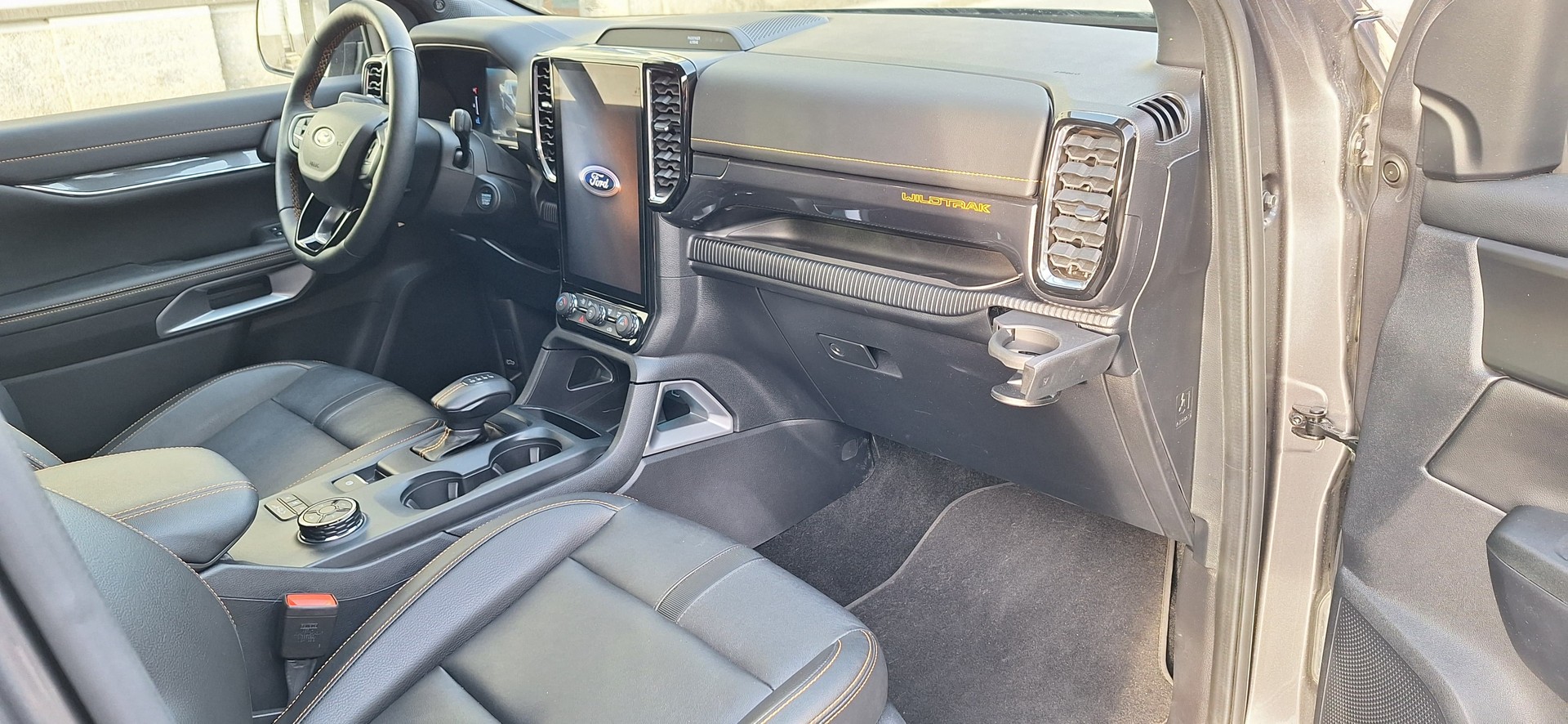 FORD Ranger Wildtrak 2.0 Eco Blue e-4WD Automat-image-6