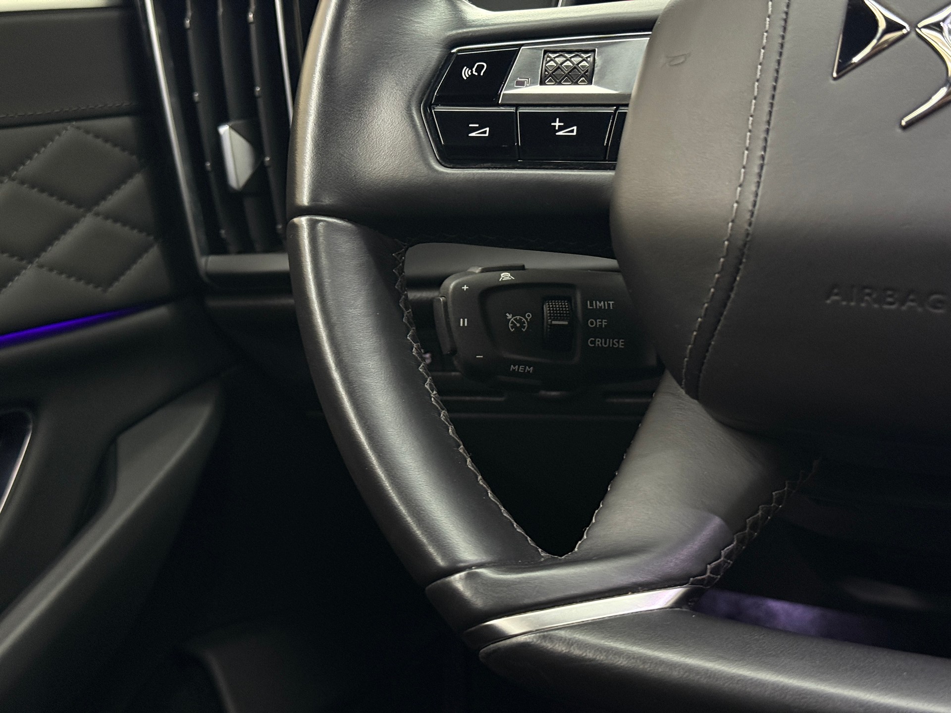 DS AUTOMOBILES DS 9 1.6 E-TENSE 225 Rivoli + e-EAT8-image-16
