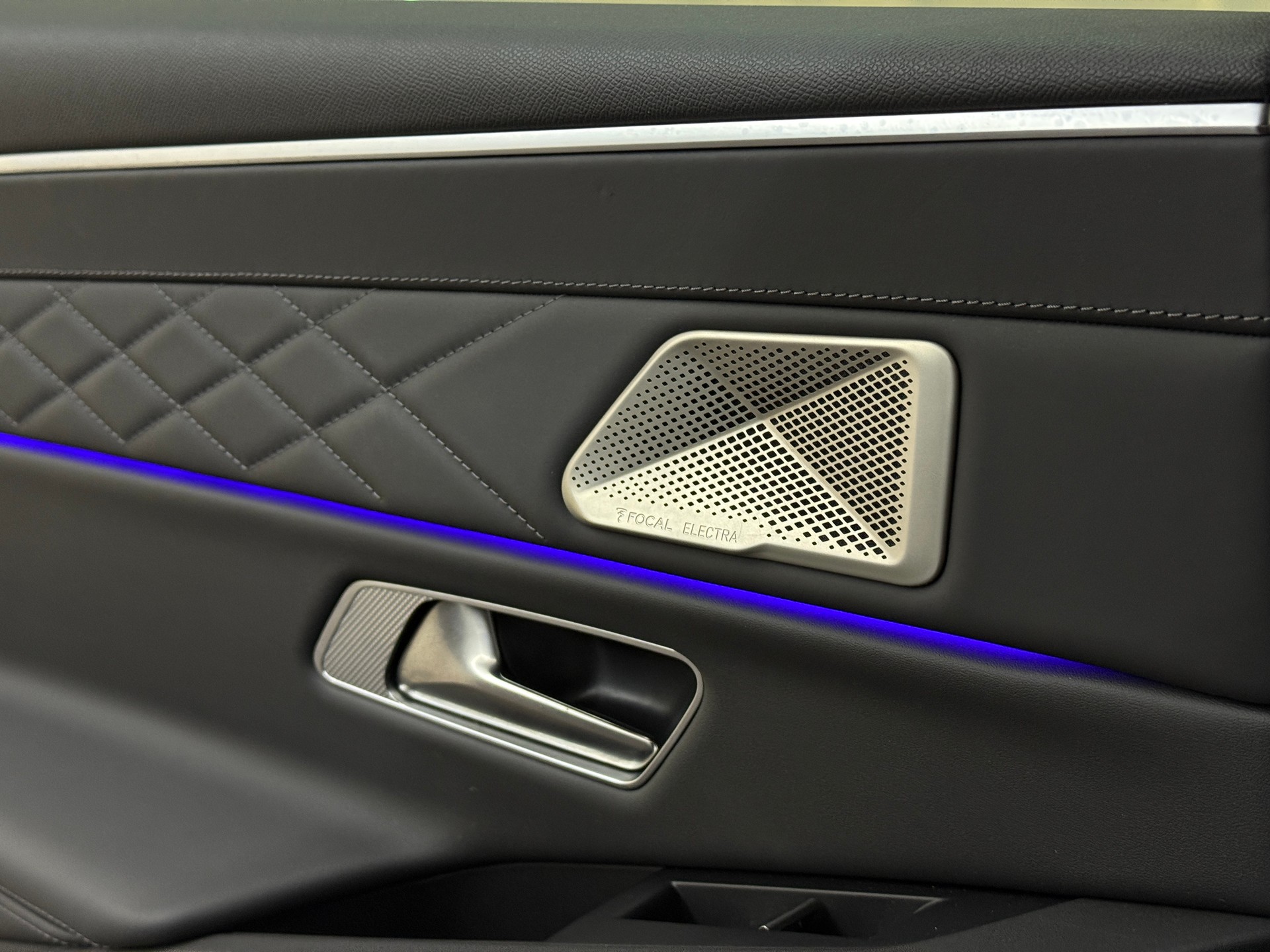 DS AUTOMOBILES DS 9 1.6 E-TENSE 225 Rivoli + e-EAT8-image-17