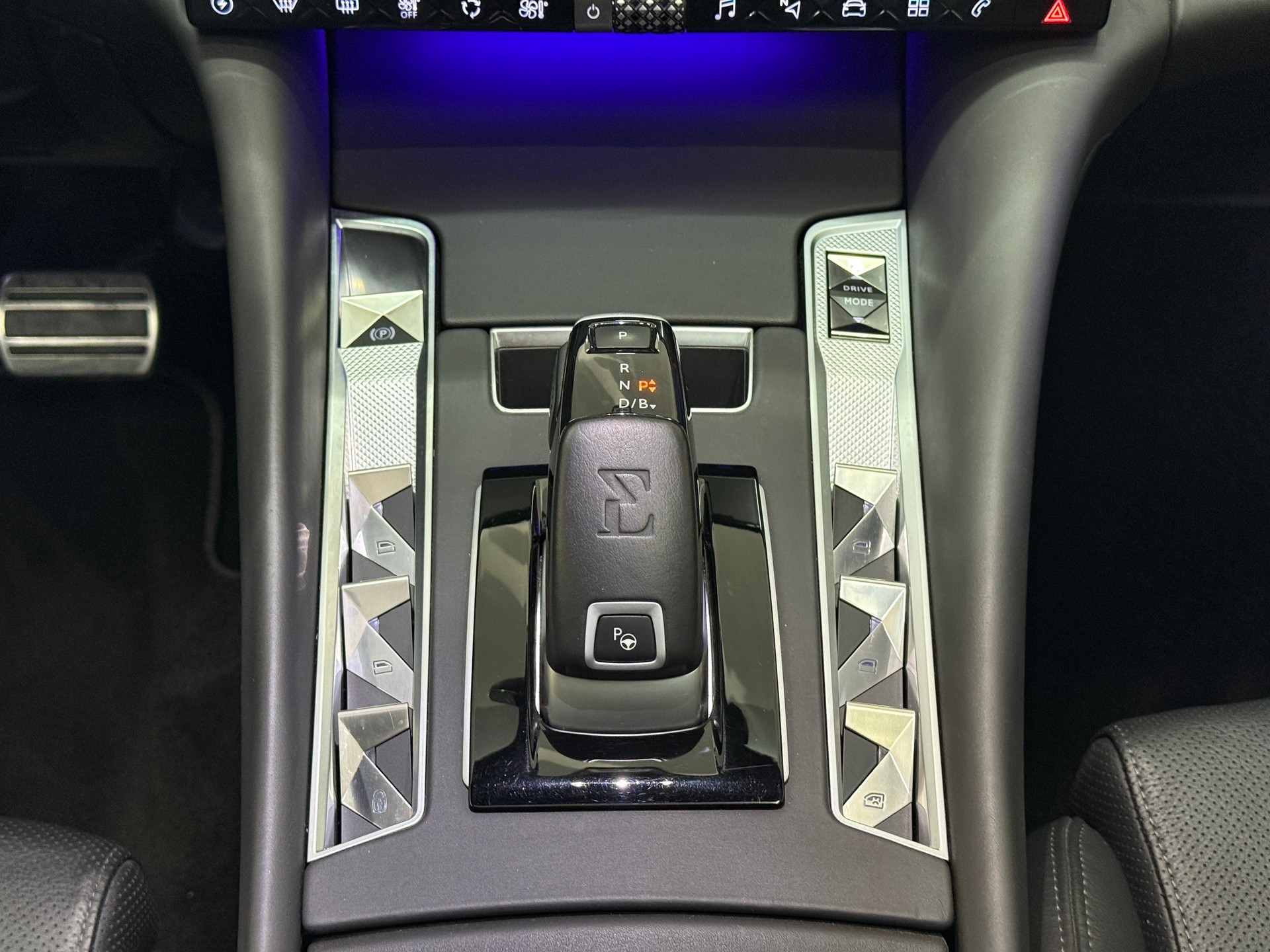 DS AUTOMOBILES DS 9 1.6 E-TENSE 225 Rivoli + e-EAT8-image-11