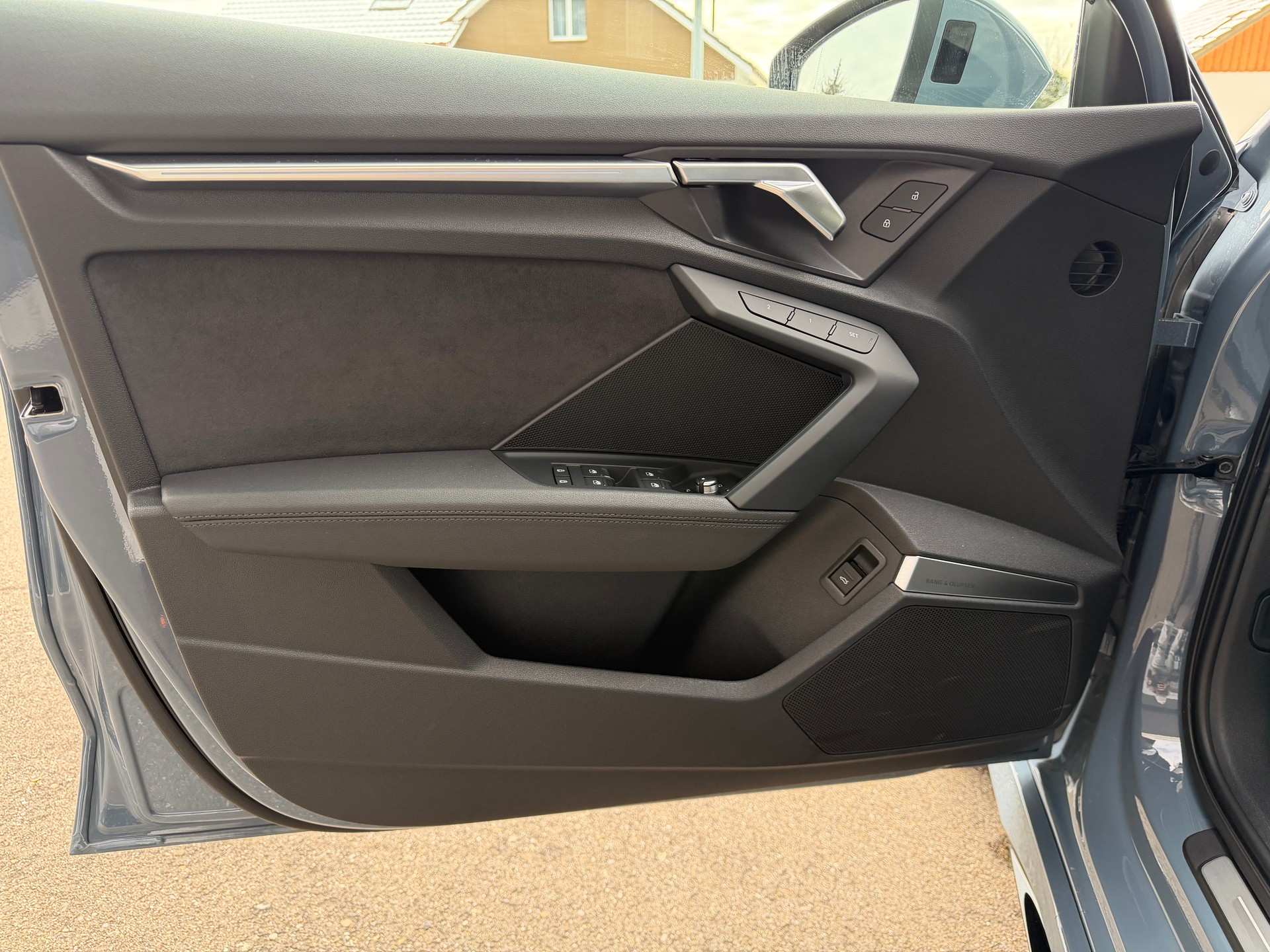 AUDI RS3 Sportback 2.5 TSI quattro S-tronic-image-14