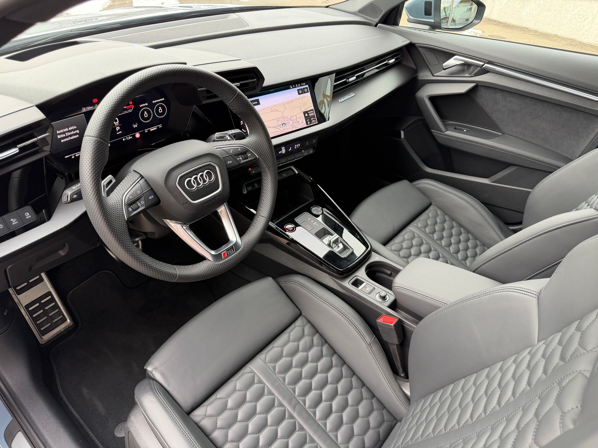 AUDI RS3 Sportback 2.5 TSI quattro S-tronic-image-10