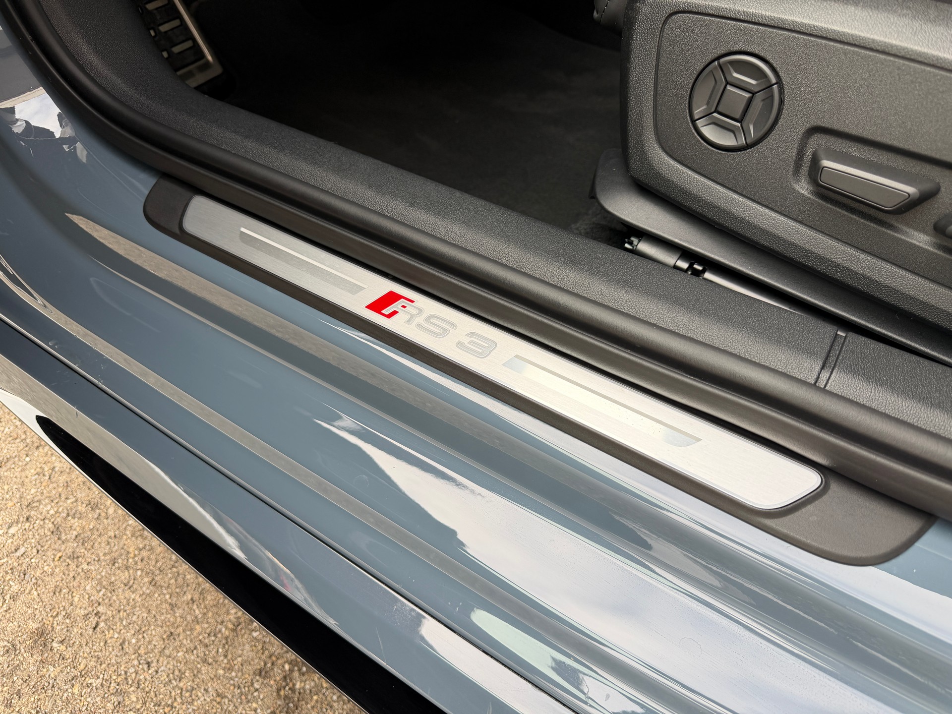 AUDI RS3 Sportback 2.5 TSI quattro S-tronic-image-17