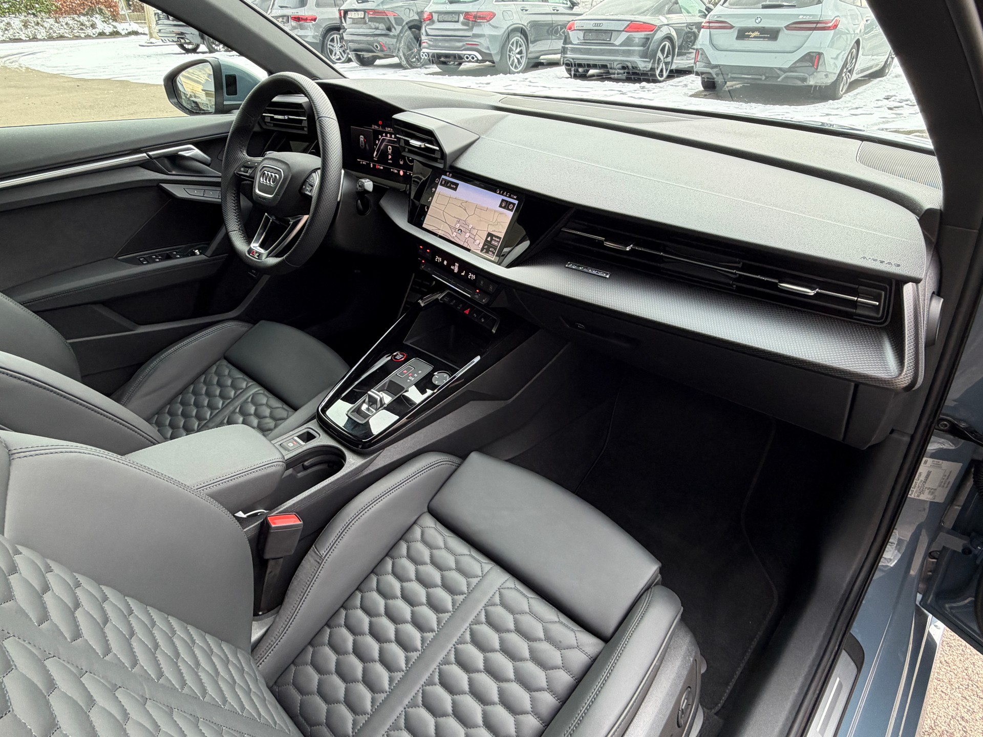 AUDI RS3 Sportback 2.5 TSI quattro S-tronic-image-19