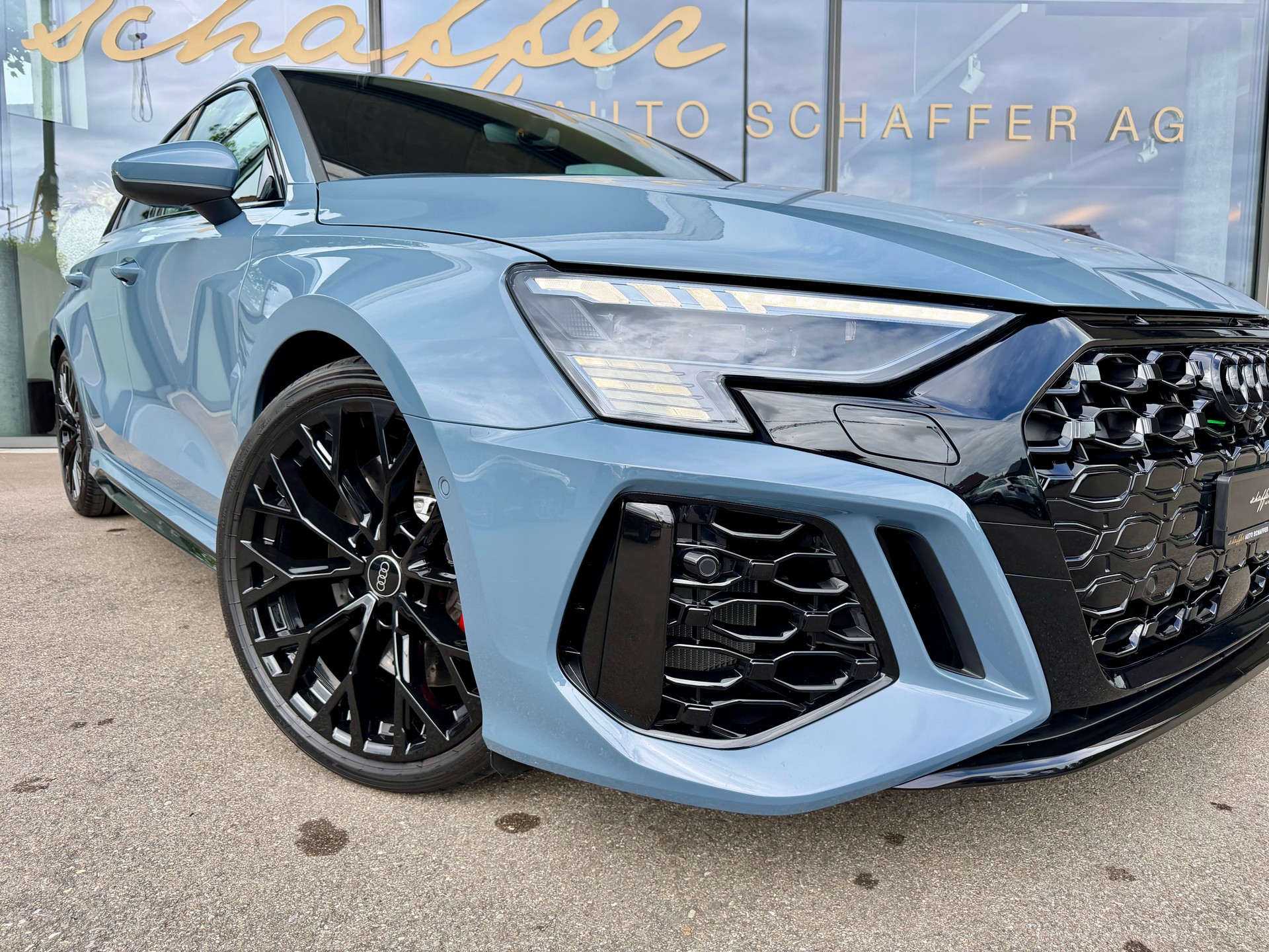 AUDI RS3 Sportback 2.5 TSI quattro S-tronic-image-4