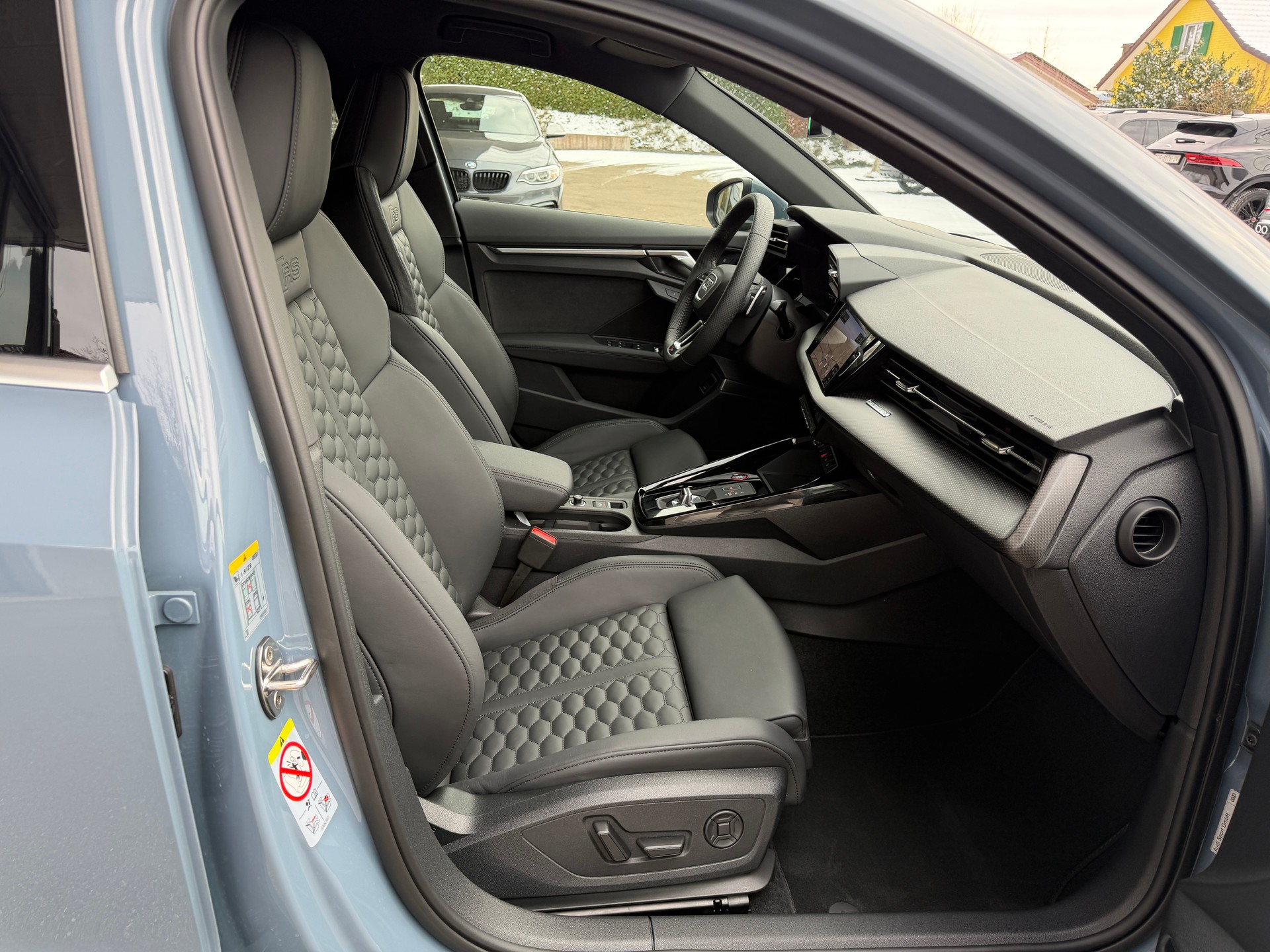 AUDI RS3 Sportback 2.5 TSI quattro S-tronic-image-19