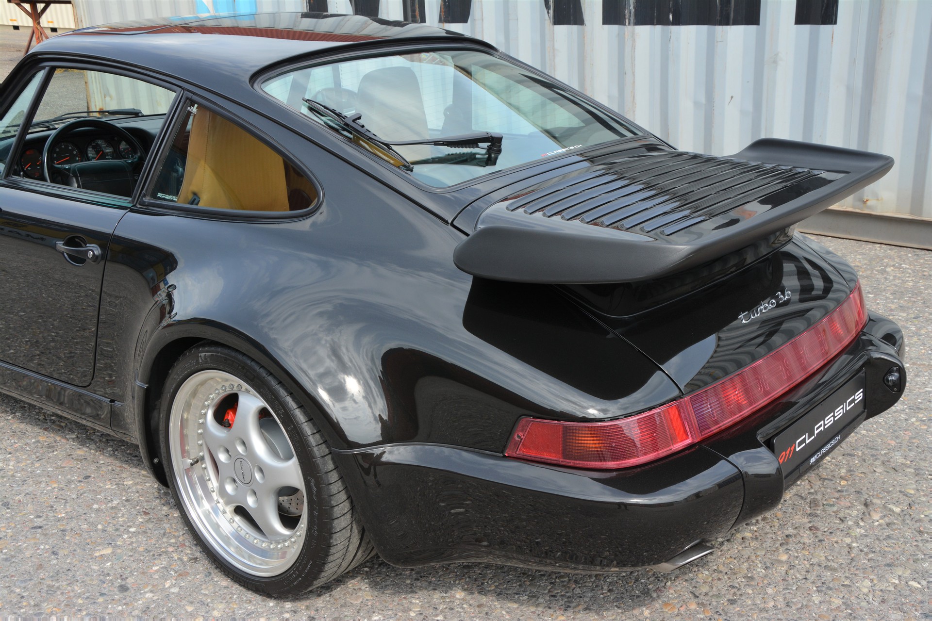 PORSCHE 911 Coupé 3.6 Turbo-image-13