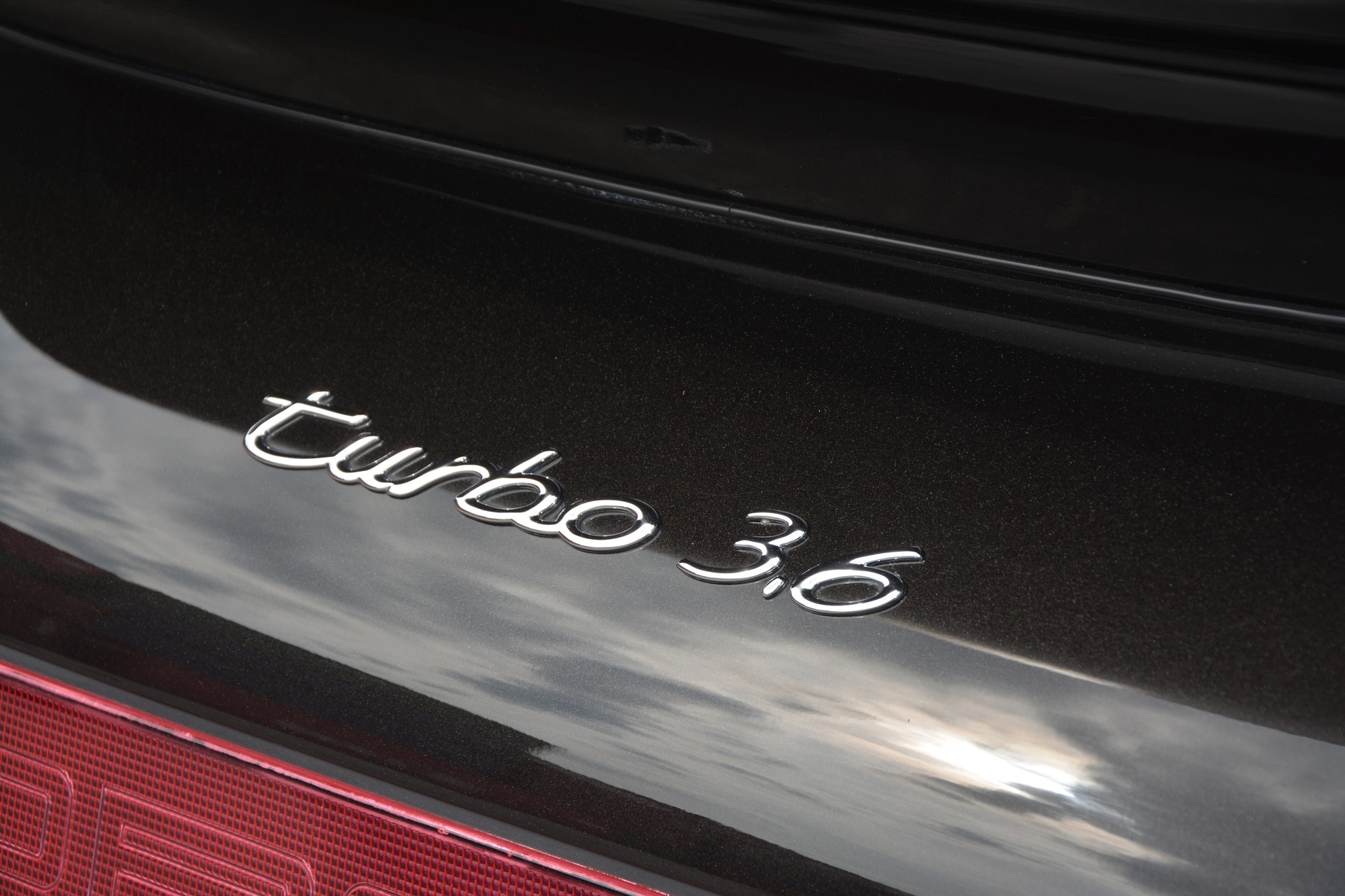 PORSCHE 911 Coupé 3.6 Turbo-image-7