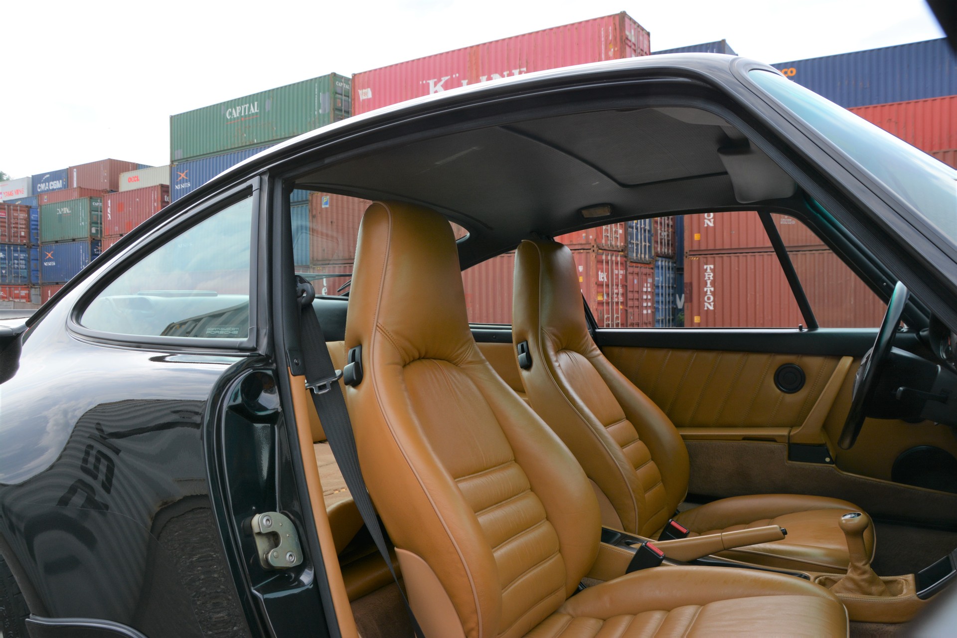 PORSCHE 911 Coupé 3.6 Turbo-image-17